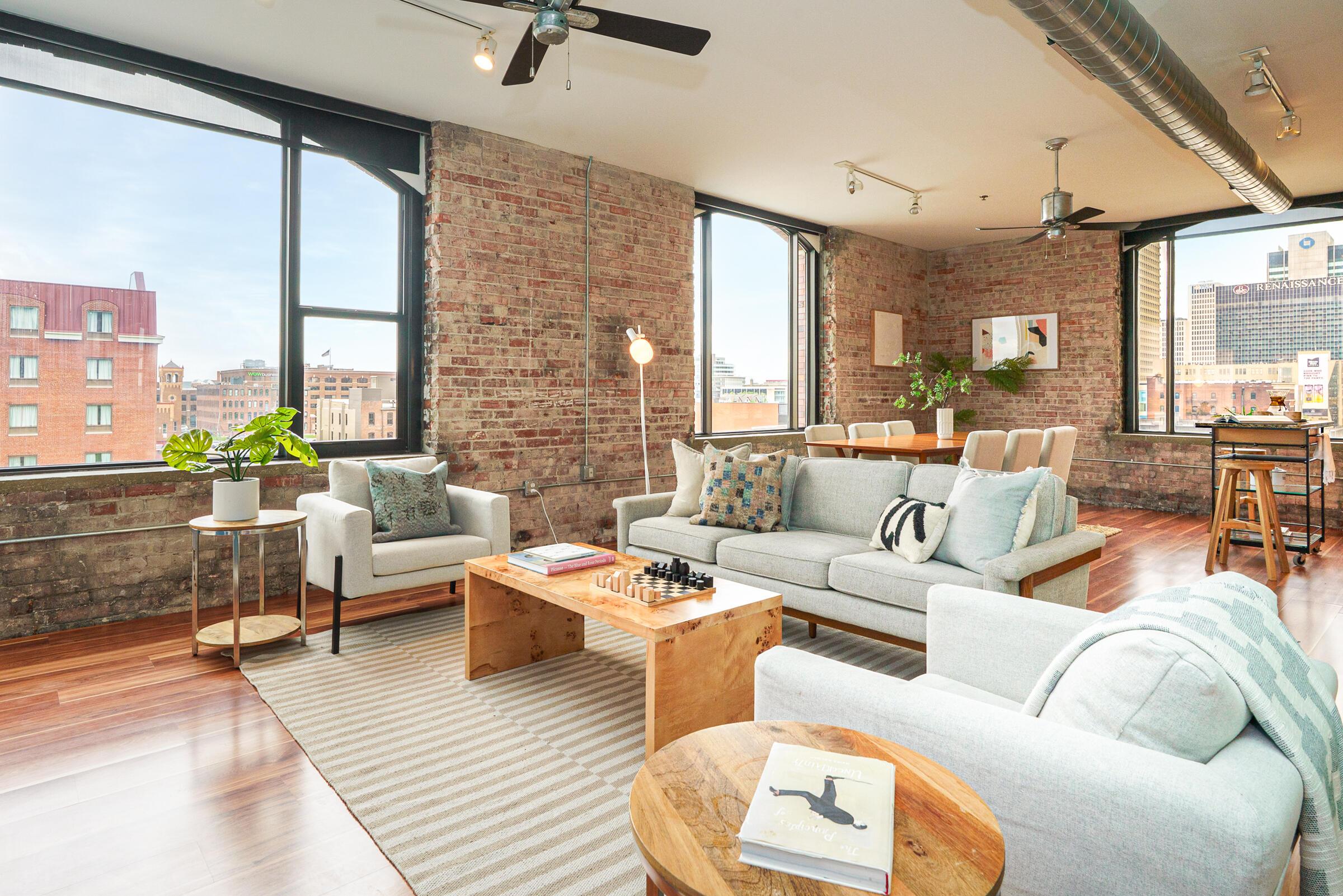 78 E Chestnut Street, 504 Property Photo
