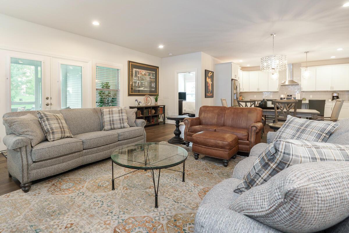 7678 Gateway Boulevard Property Photo 6