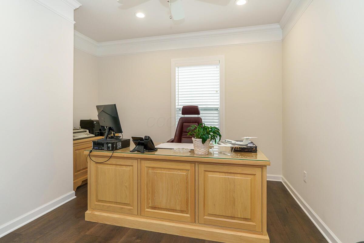 7678 Gateway Boulevard Property Photo 18