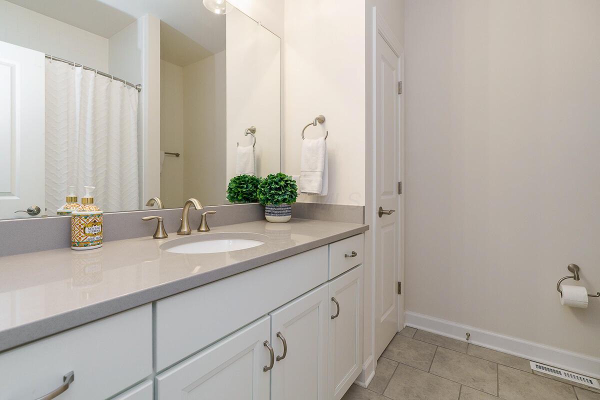 7678 Gateway Boulevard Property Photo 21