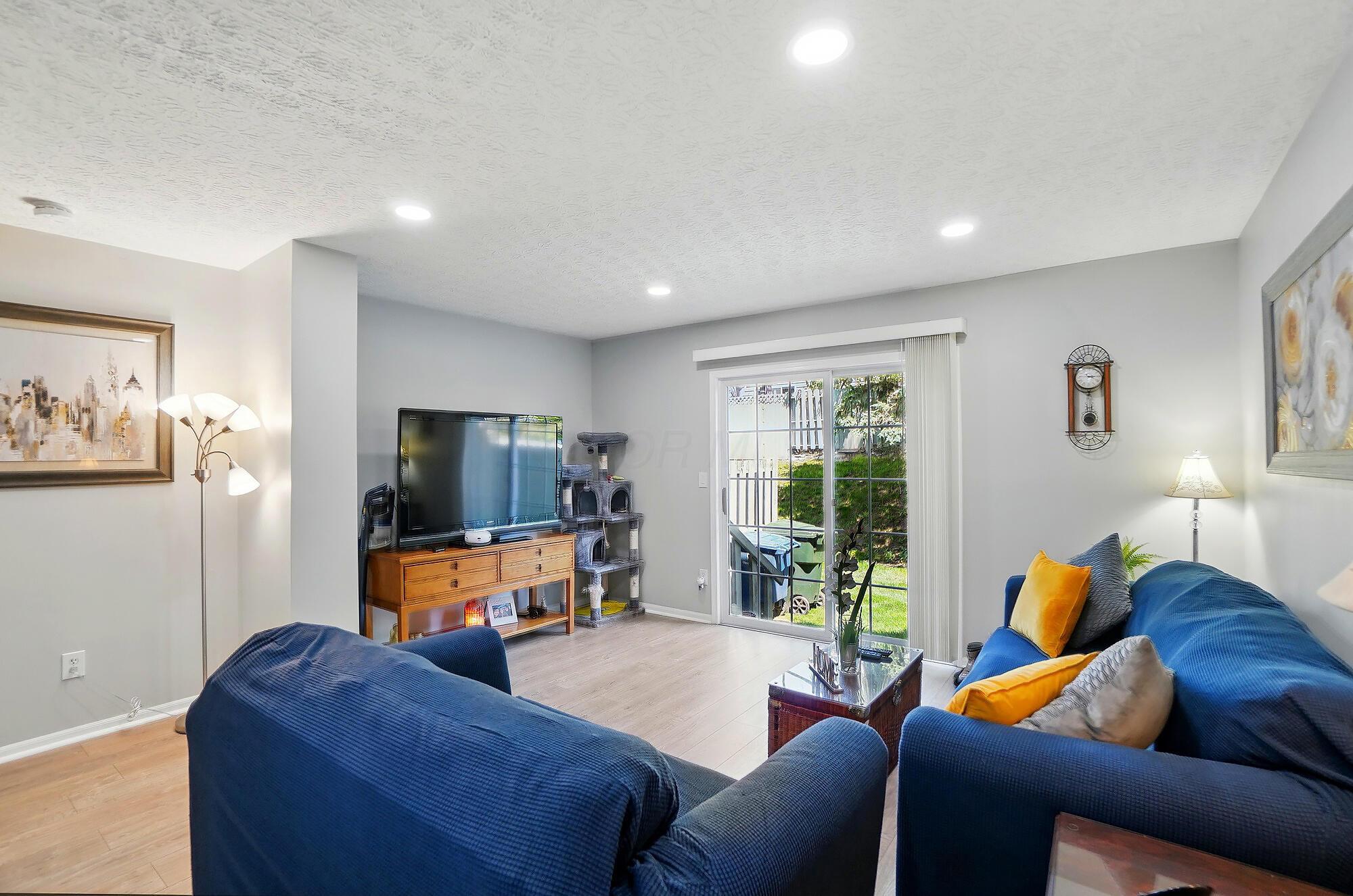 5684 Blendonridge Drive, 93c Property Photo 17