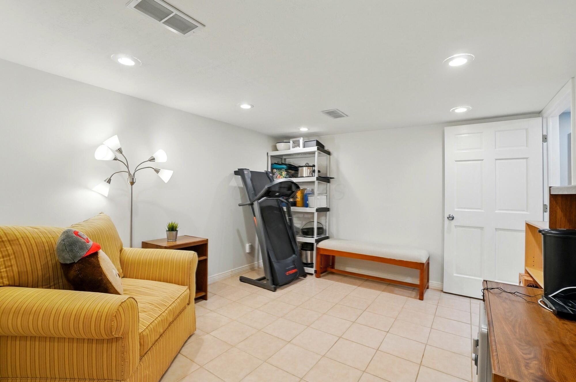 5684 Blendonridge Drive, 93c Property Photo 32