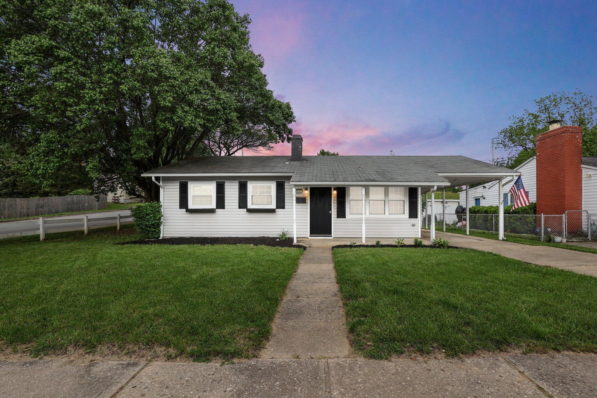 404 Stella Avenue Property Photo 1