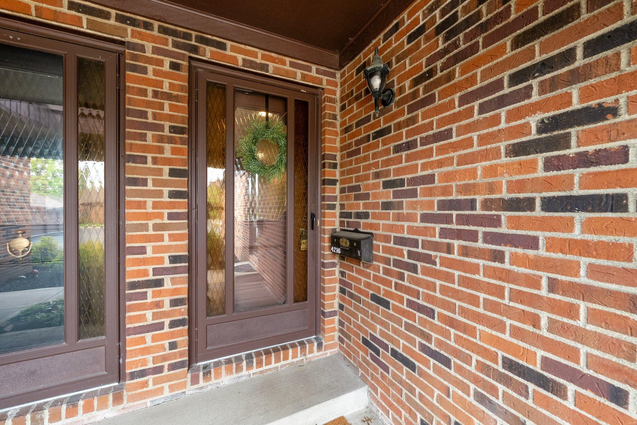 4216 Chaucer Lane Property Photo 8