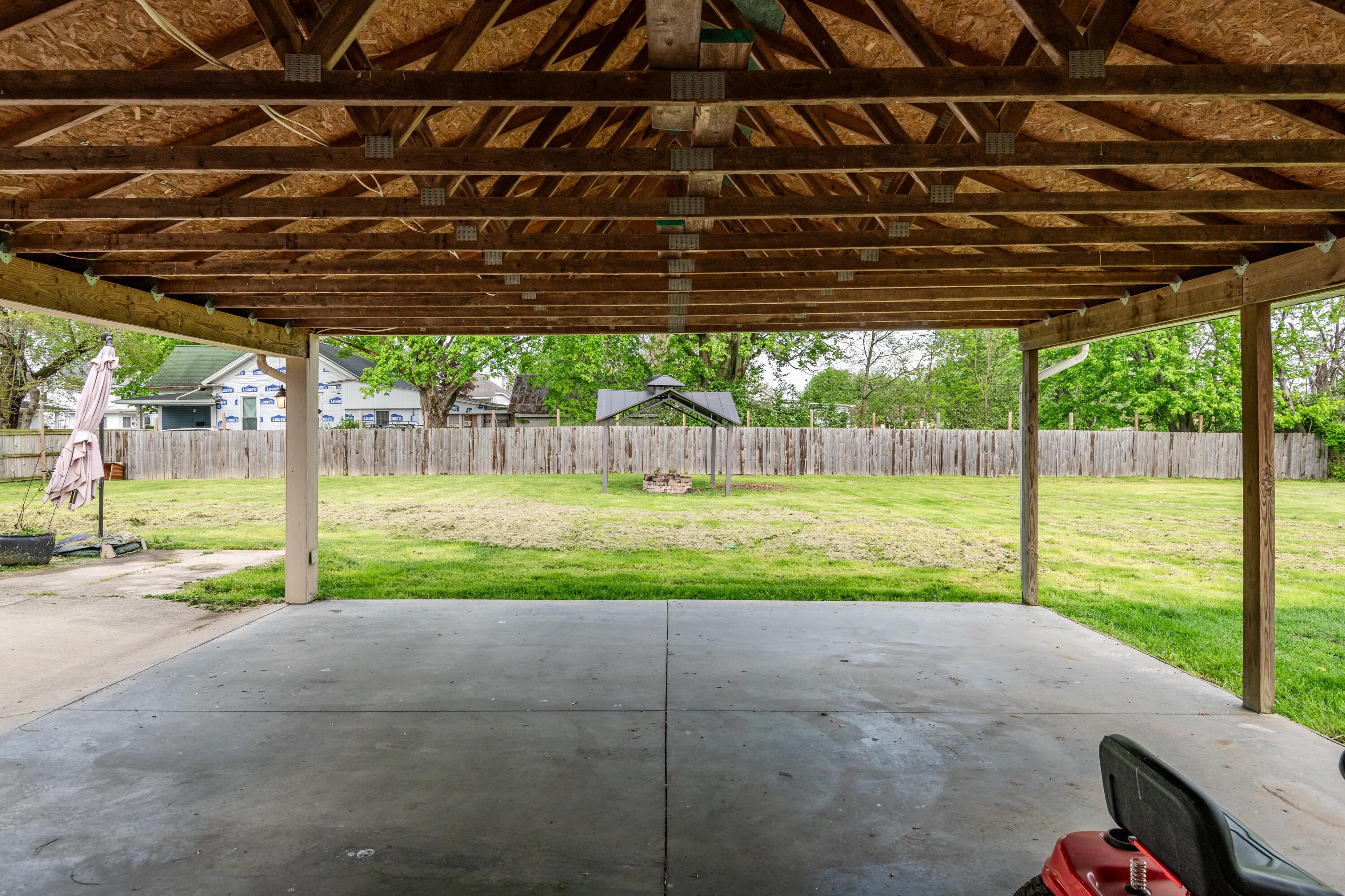 517 W Locust Street Property Photo 56
