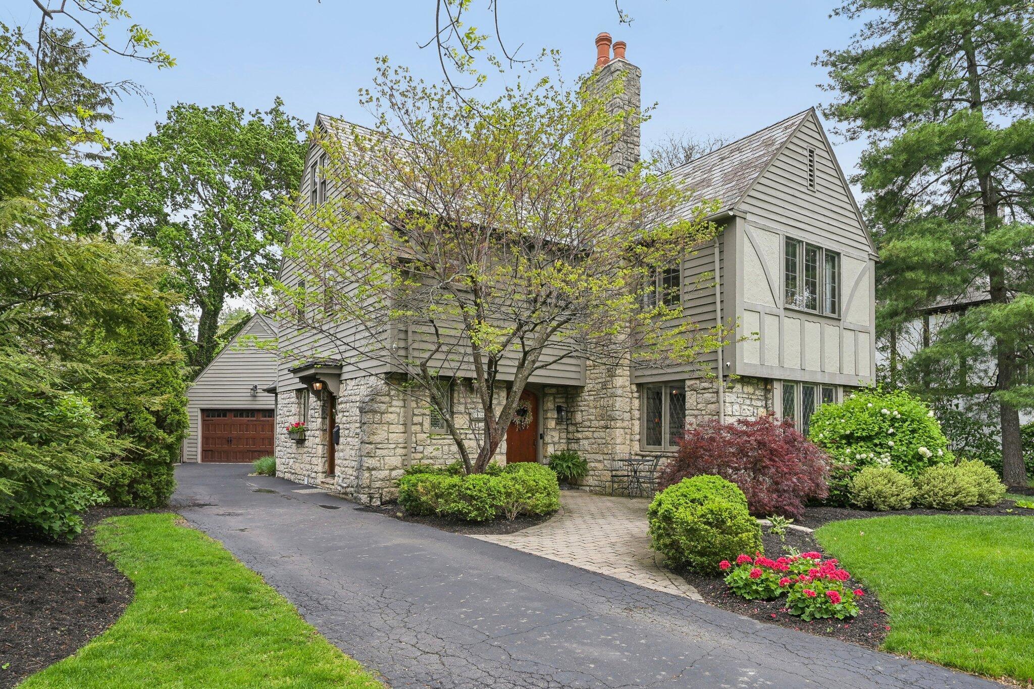 2036 Collingswood Road Property Photo 1