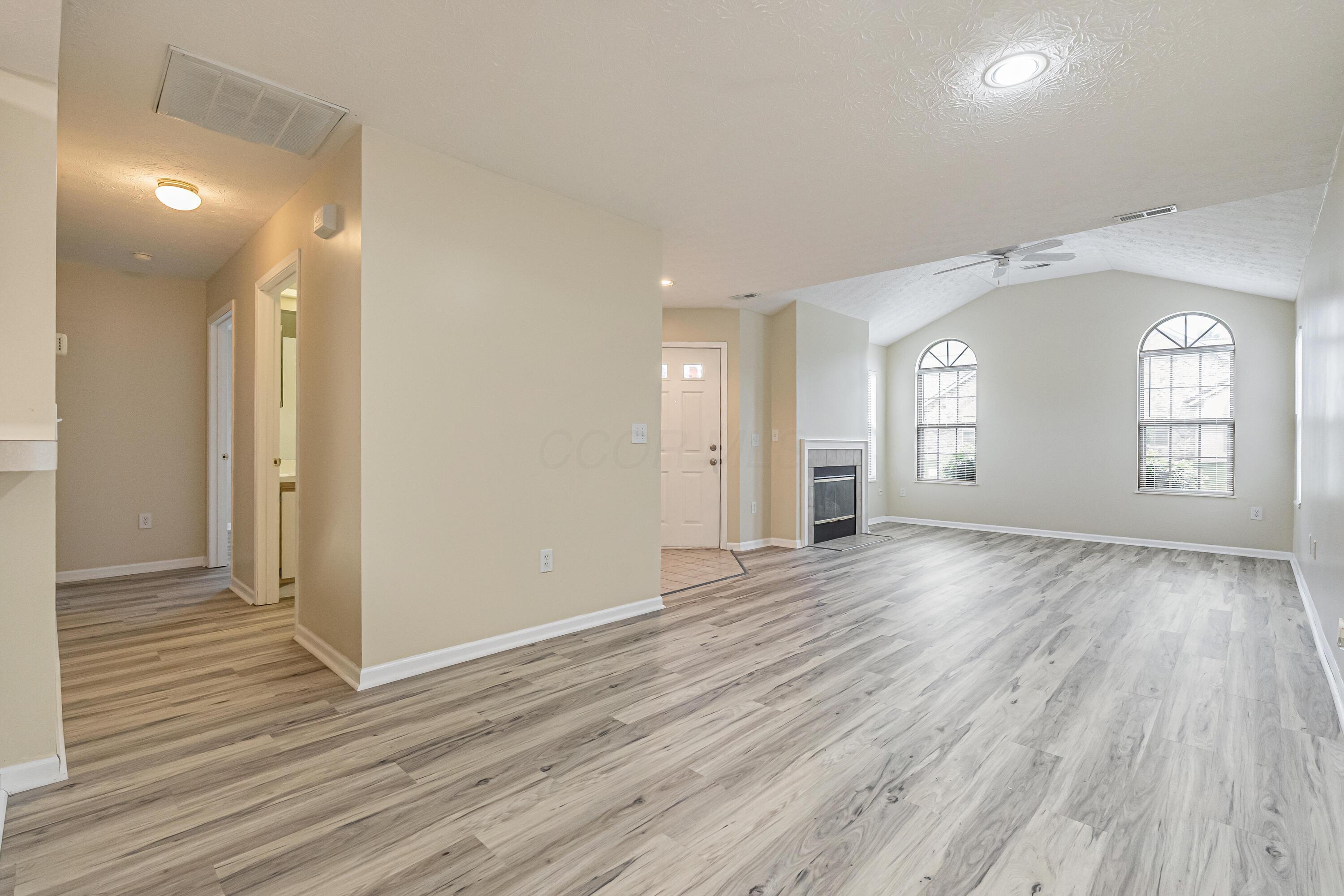 8595 Stonewoods Lane Property Photo 7