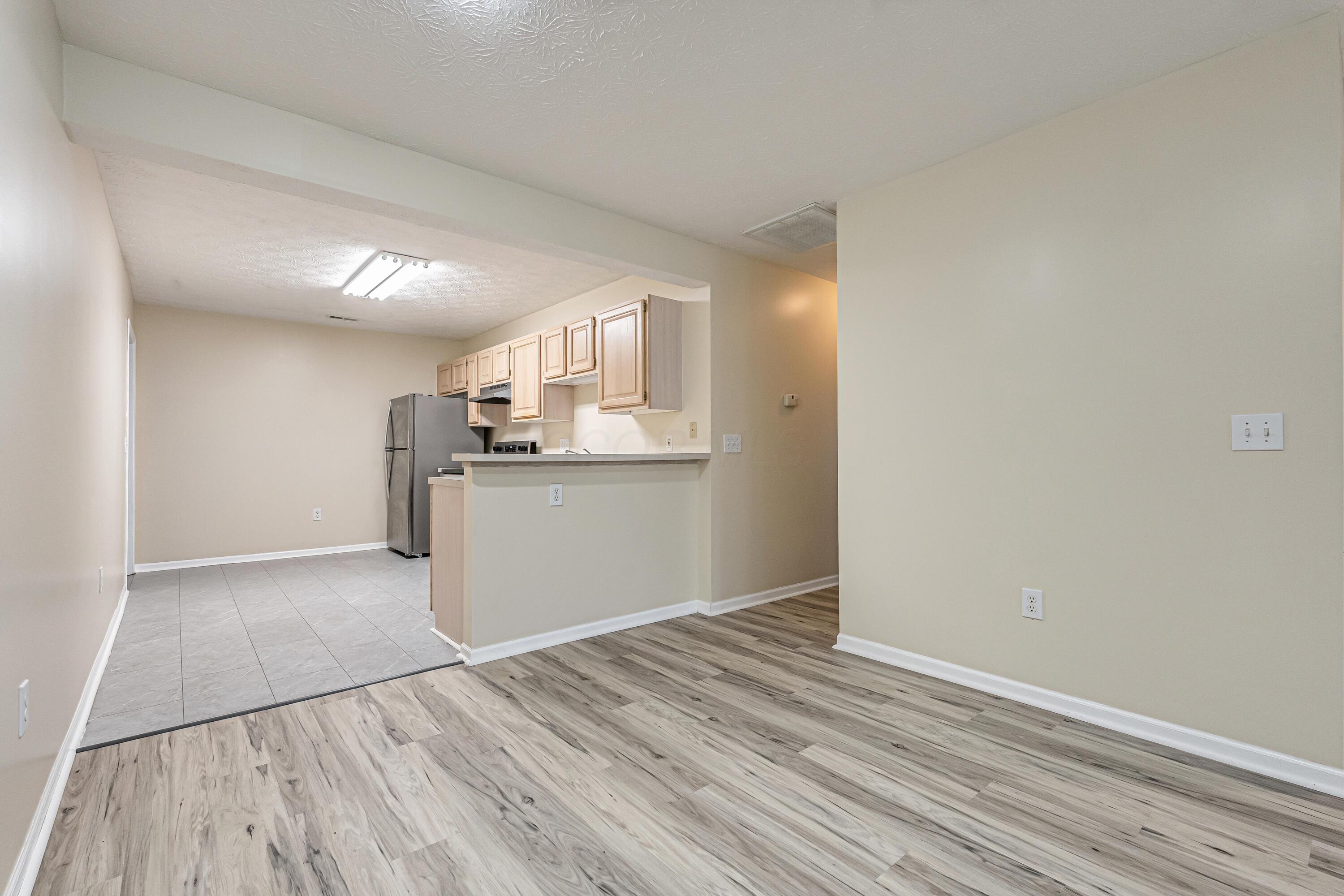 8595 Stonewoods Lane Property Photo 11