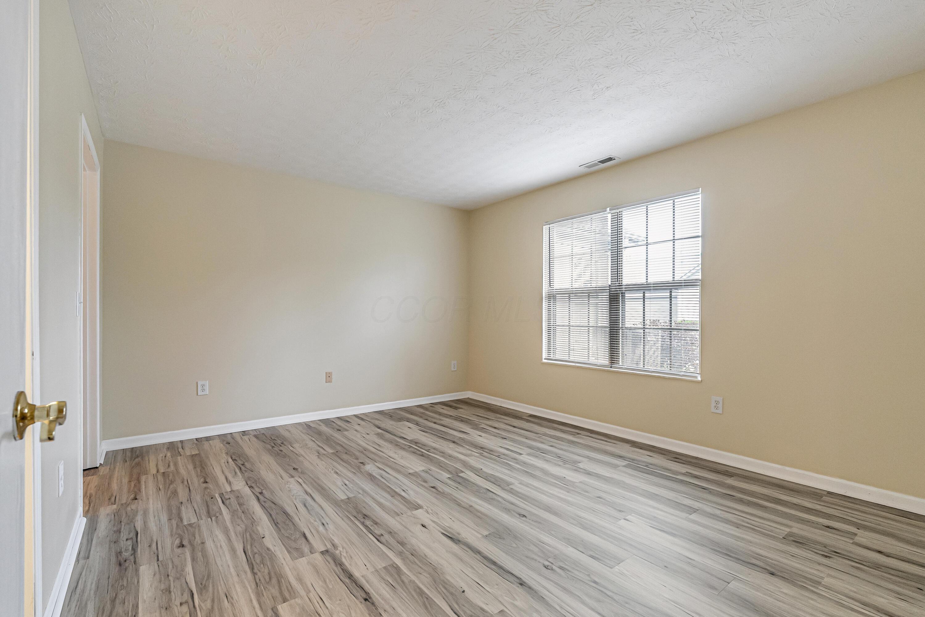 8595 Stonewoods Lane Property Photo 16