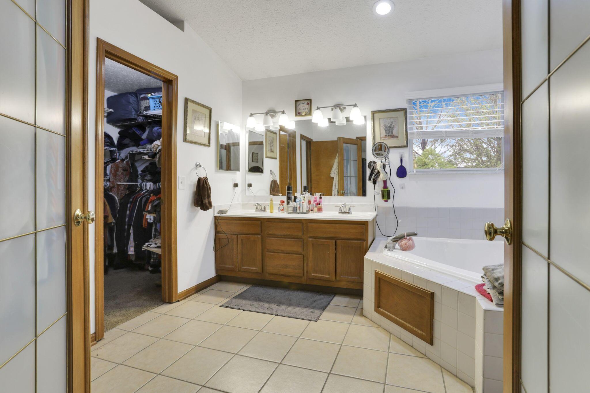 965 Thornapple Grove Property Photo 36