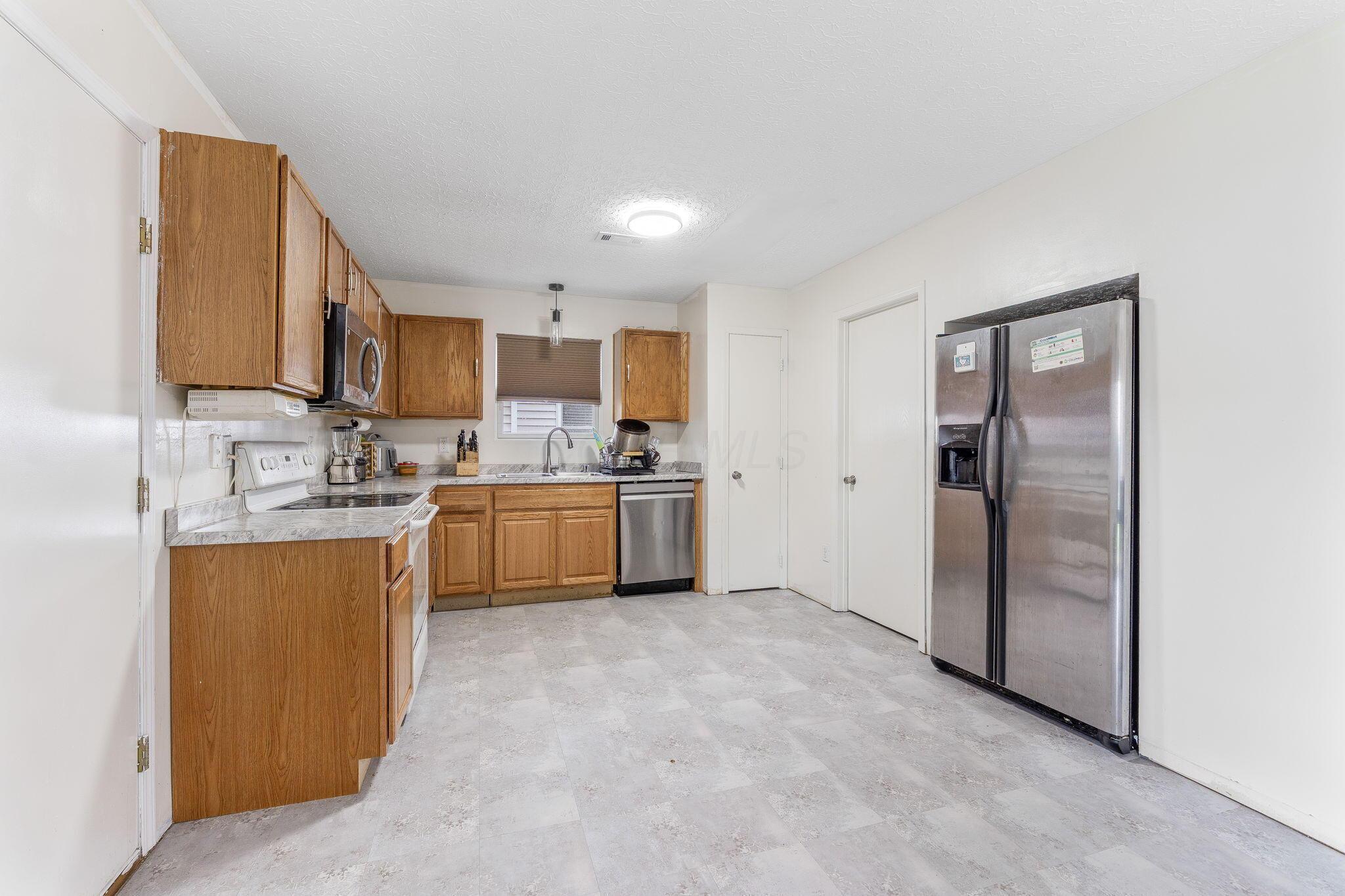 2640 Lilypark Drive Property Photo 8