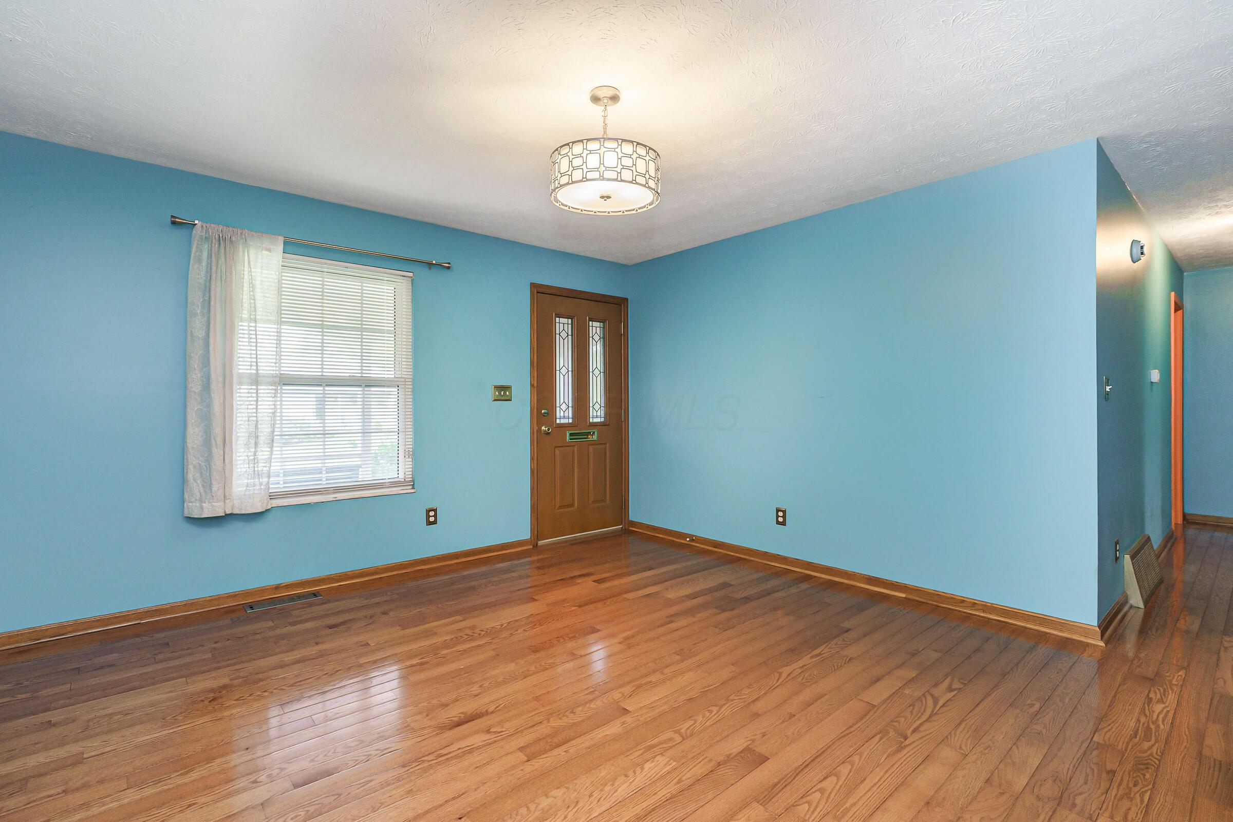 5308 Sharon Avenue Property Photo 3