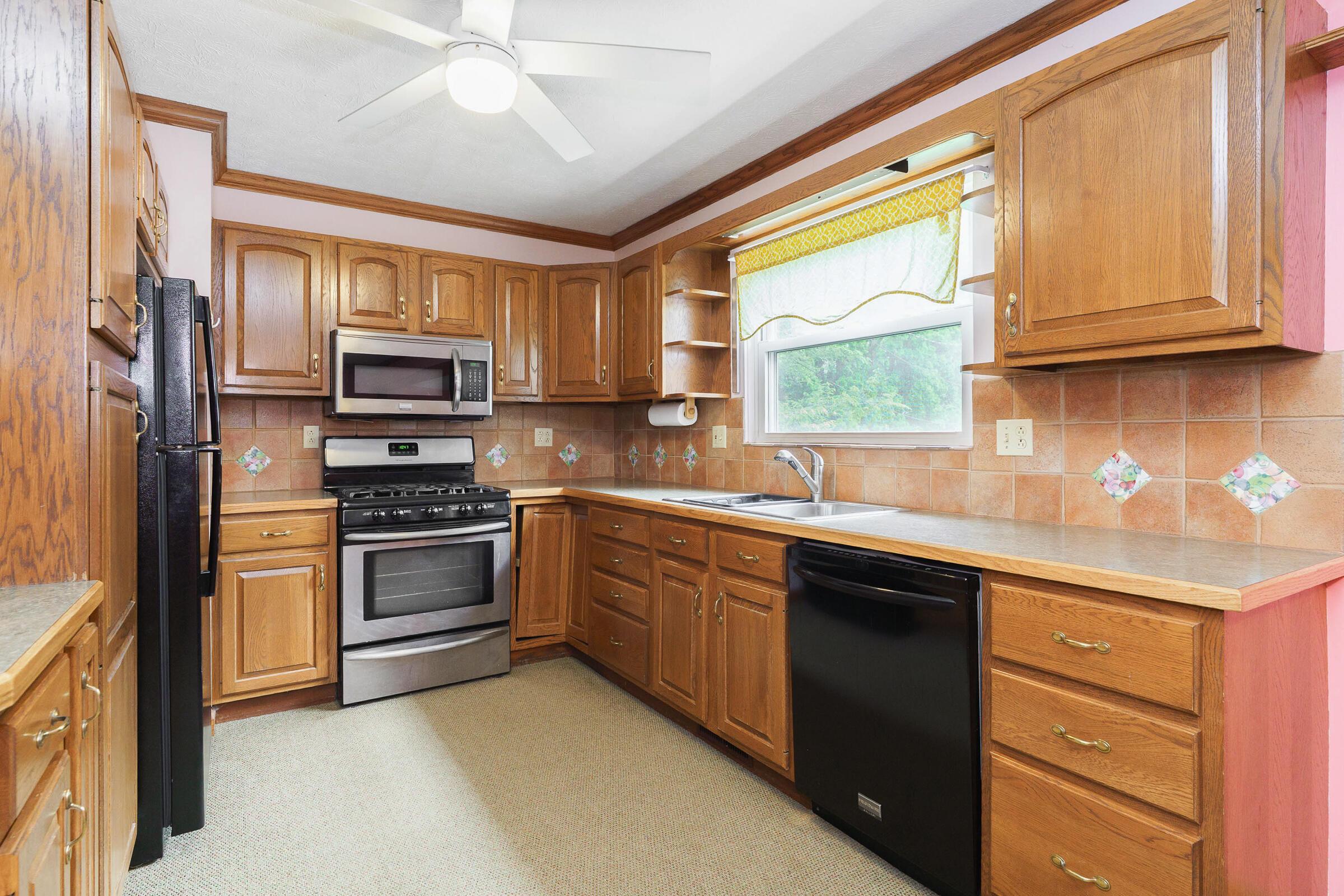 5308 Sharon Avenue Property Photo 6