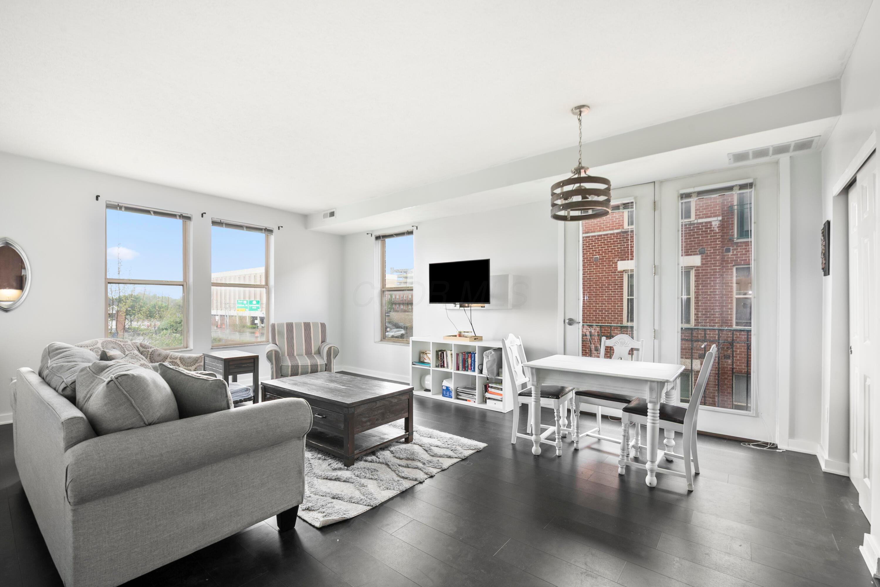 110 E Mound Street, 2 Property Photo 2