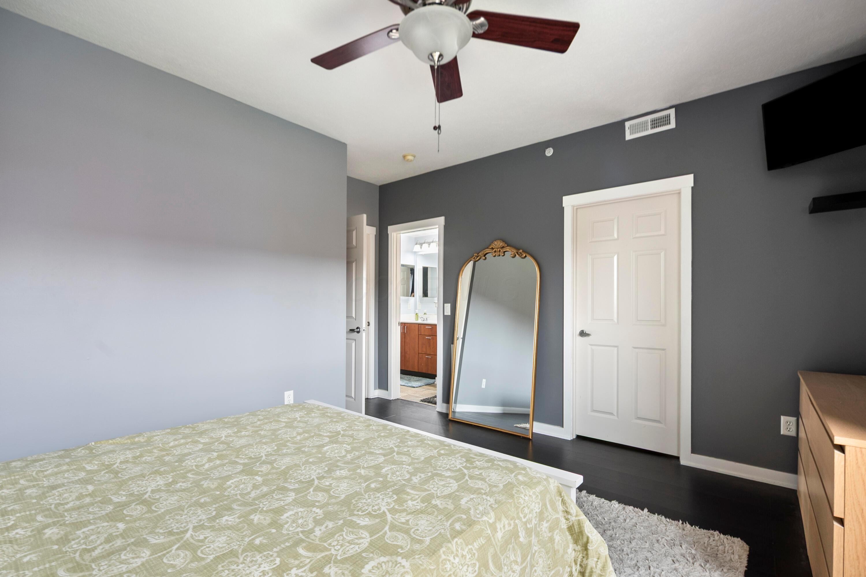 110 E Mound Street, 2 Property Photo 12