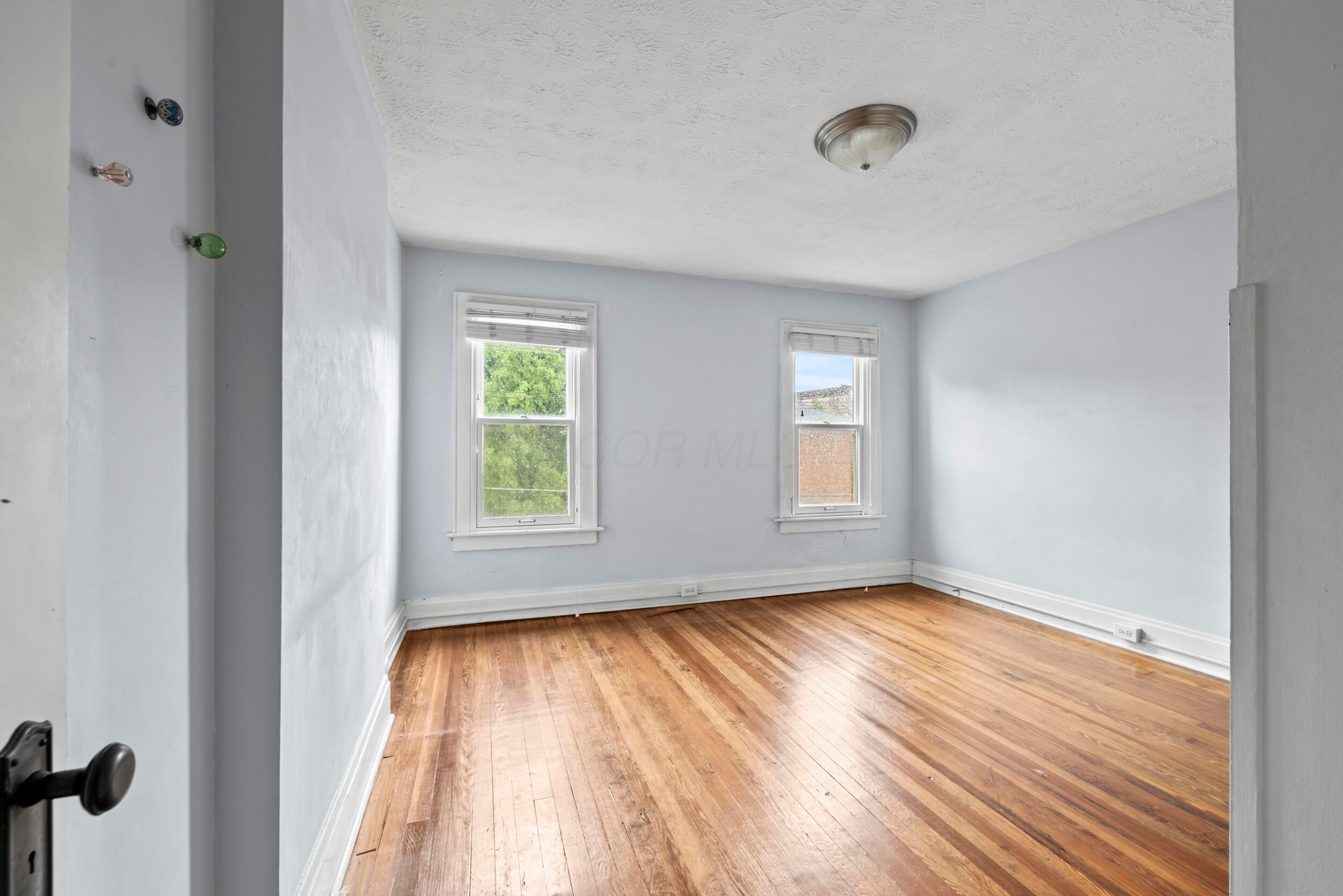 46 W Kossuth Street Property Photo 11