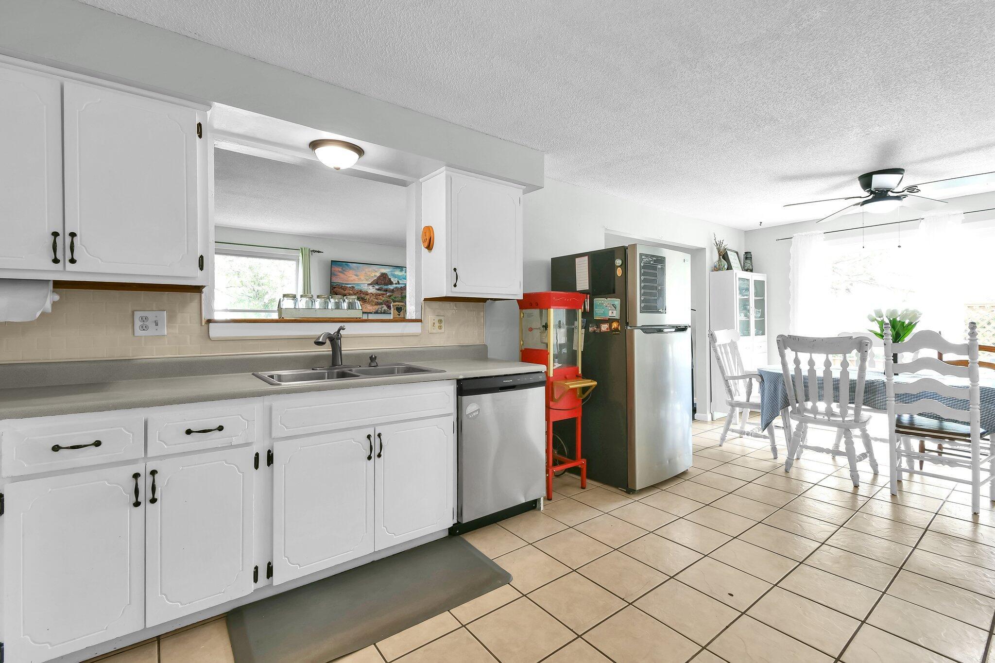 12164 Twincreek Drive Property Photo 11