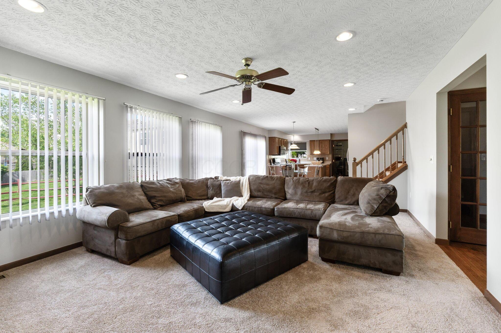 8138 Reynoldswood Drive Property Photo 11