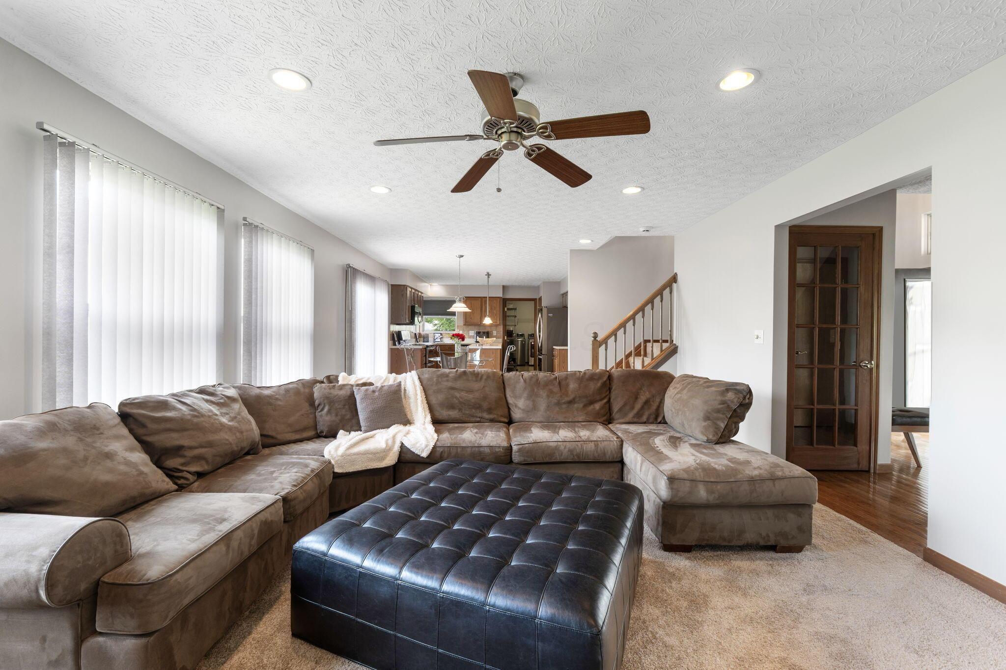 8138 Reynoldswood Drive Property Photo 12