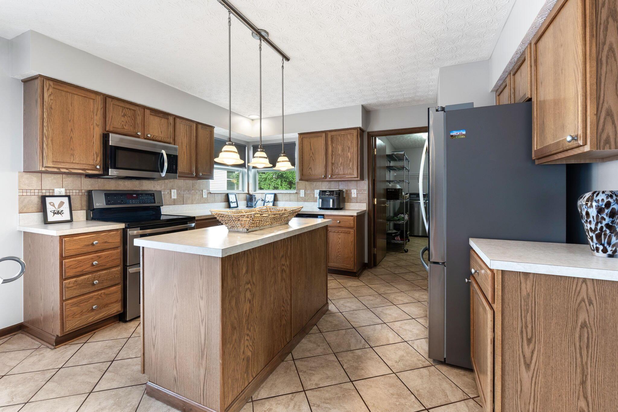 8138 Reynoldswood Drive Property Photo 18