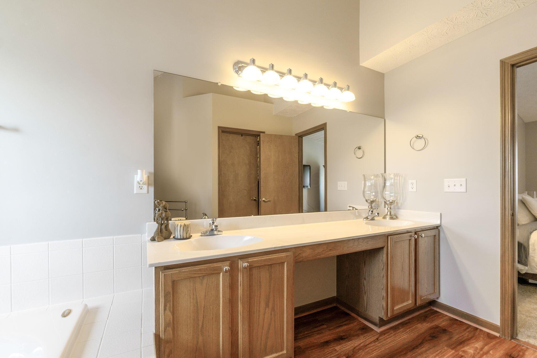8138 Reynoldswood Drive Property Photo 40