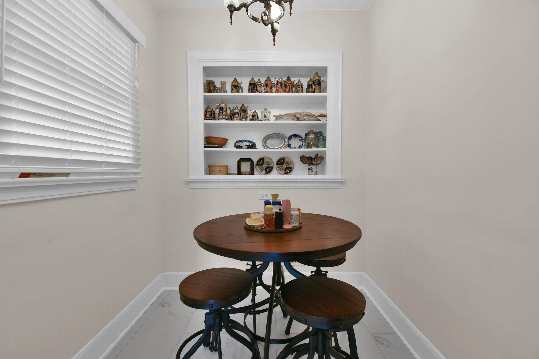 623 Woodhill Road Property Photo 7