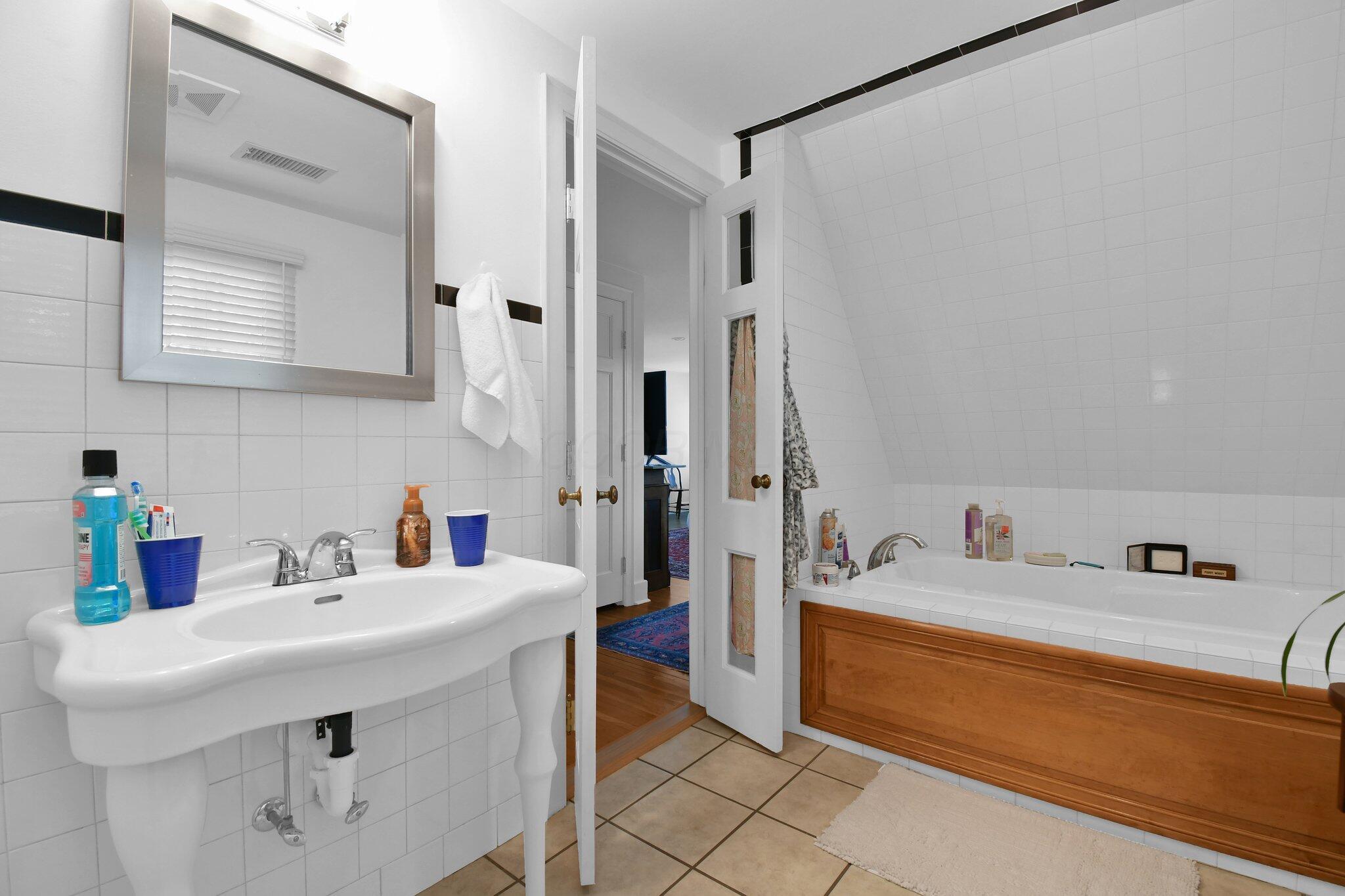 623 Woodhill Road Property Photo 13