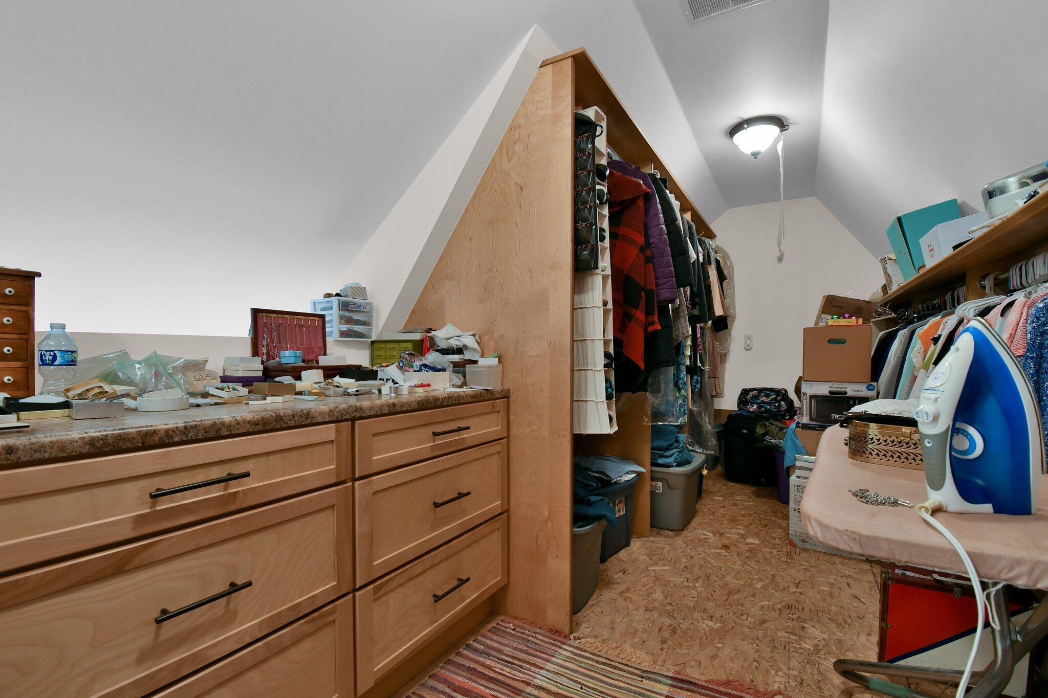 623 Woodhill Road Property Photo 17