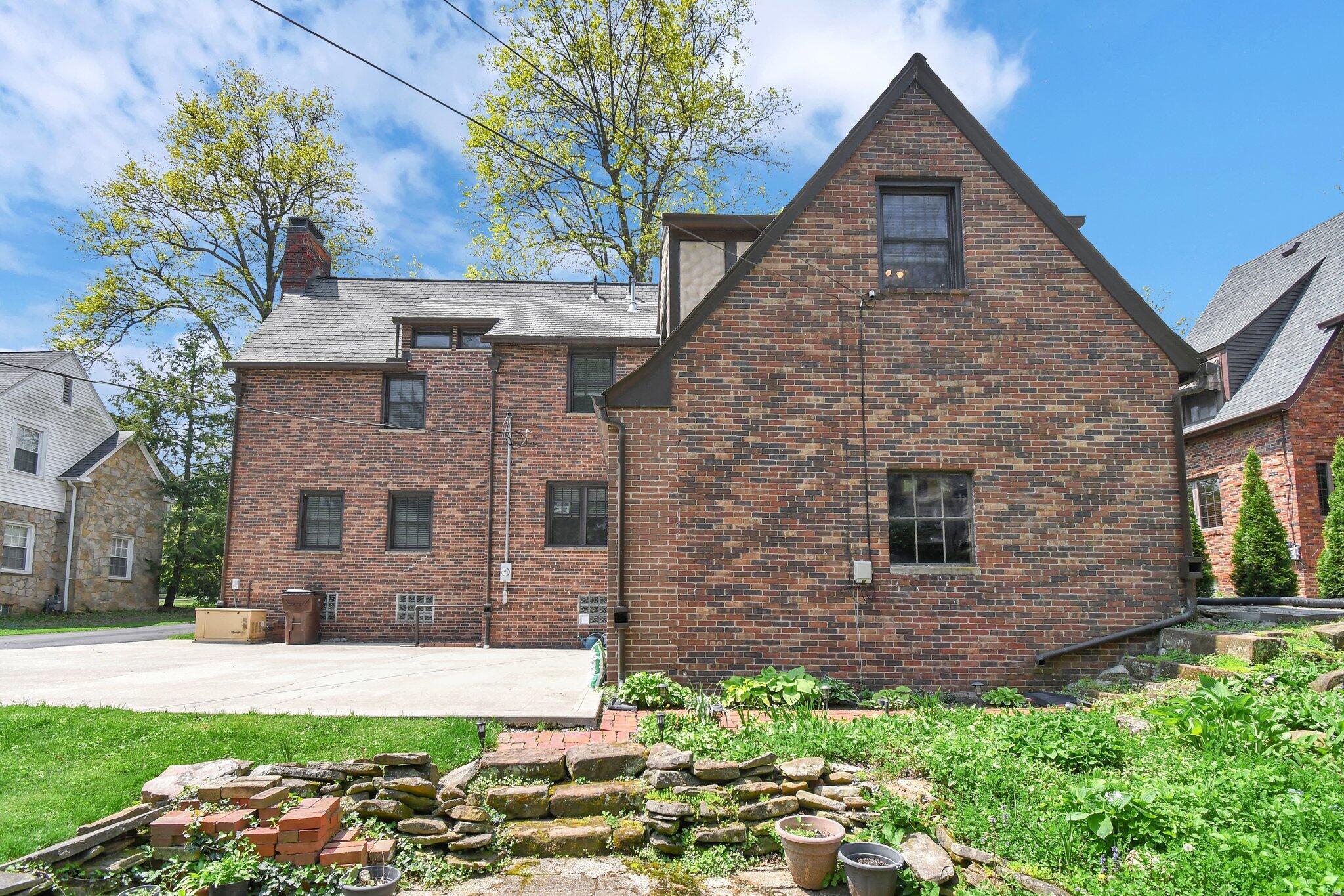 623 Woodhill Road Property Photo 25