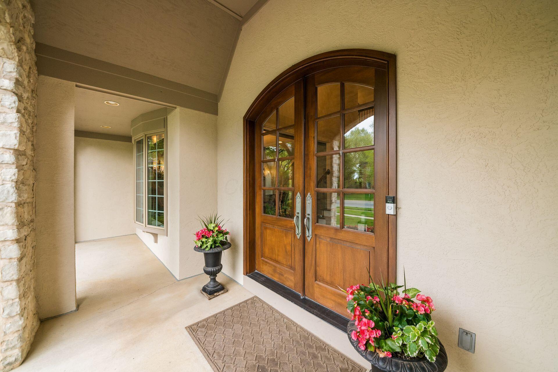 6835 Macneil Drive Property Photo 3