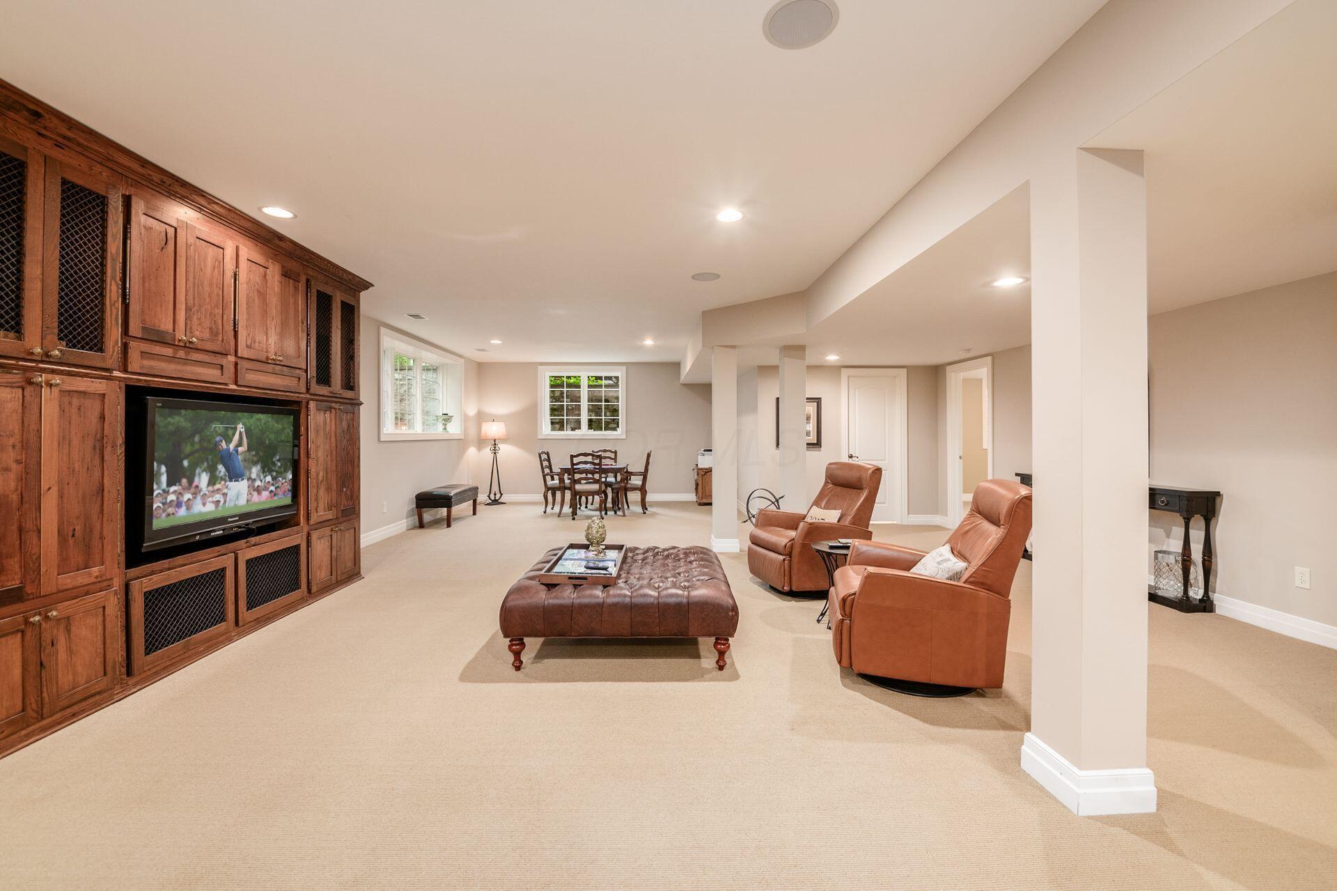 6835 Macneil Drive Property Photo 41