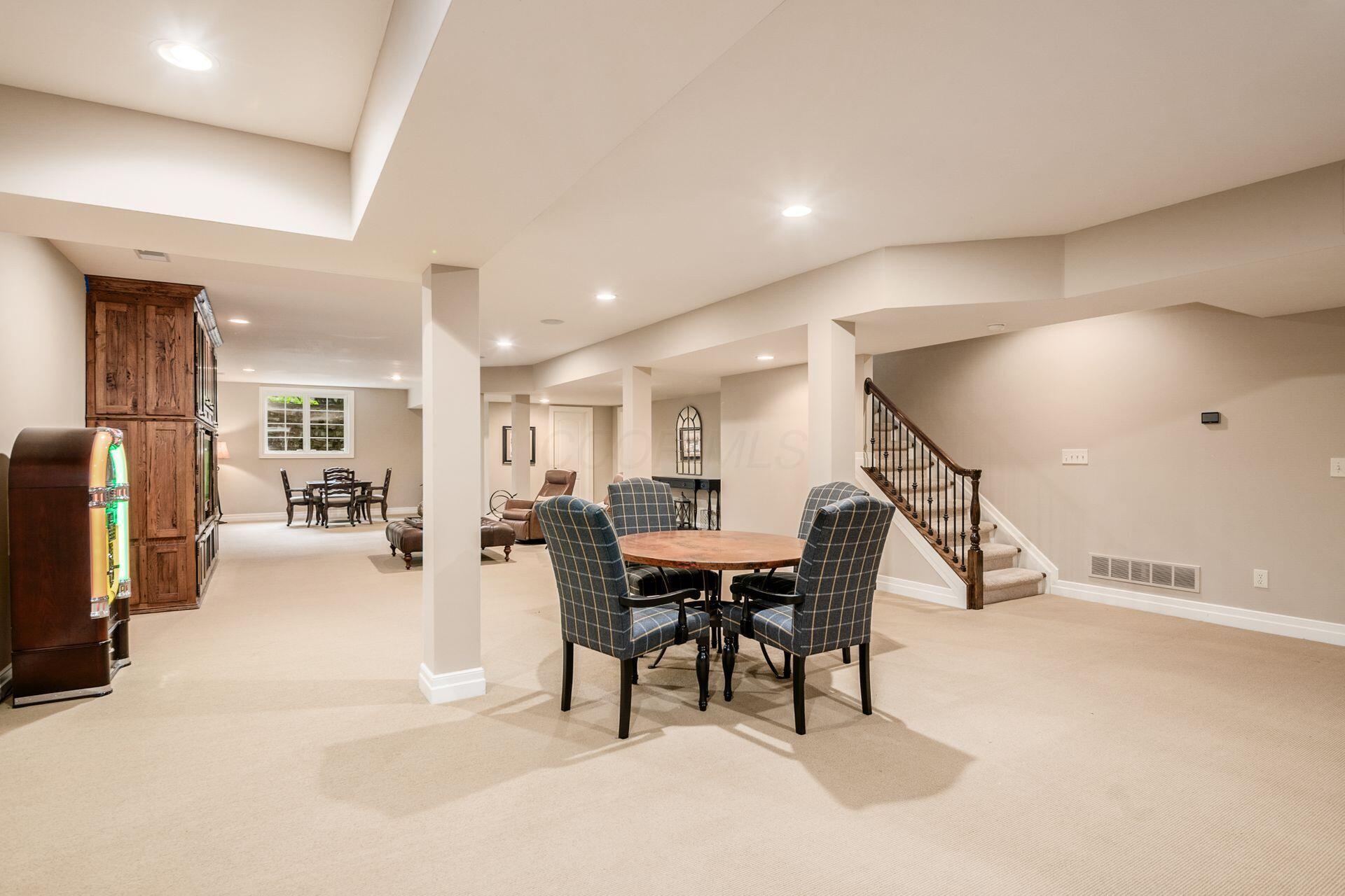 6835 Macneil Drive Property Photo 42