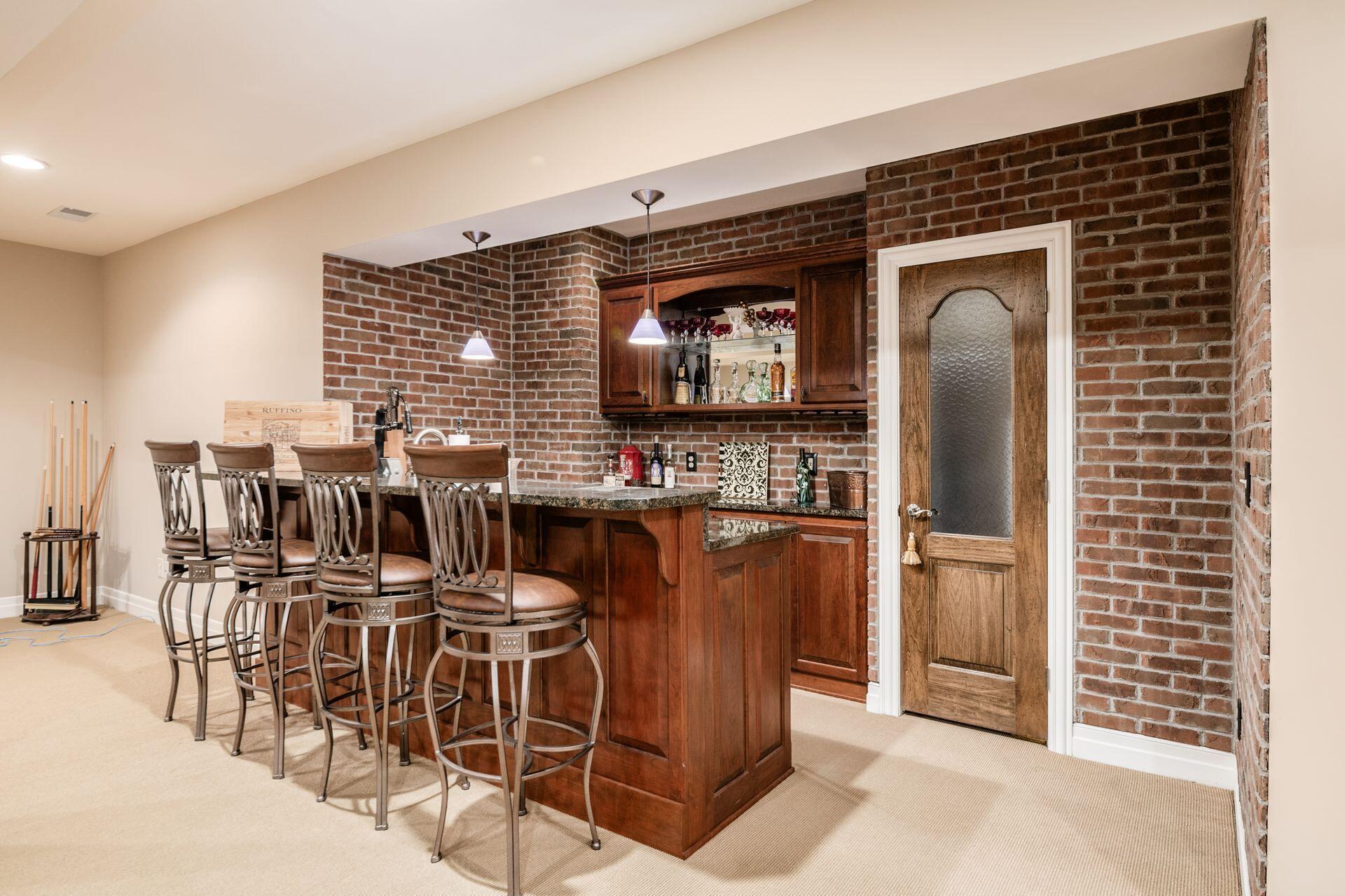 6835 Macneil Drive Property Photo 44