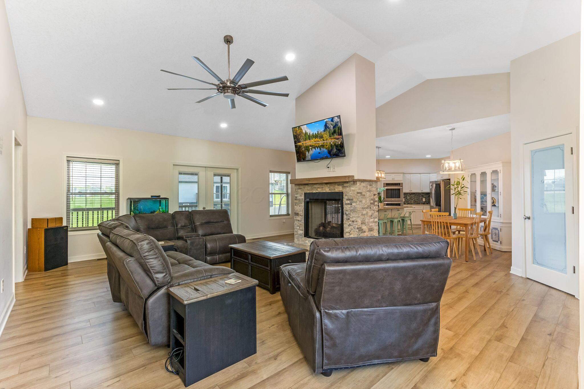 1885 Greenbriar Way Property Photo 7