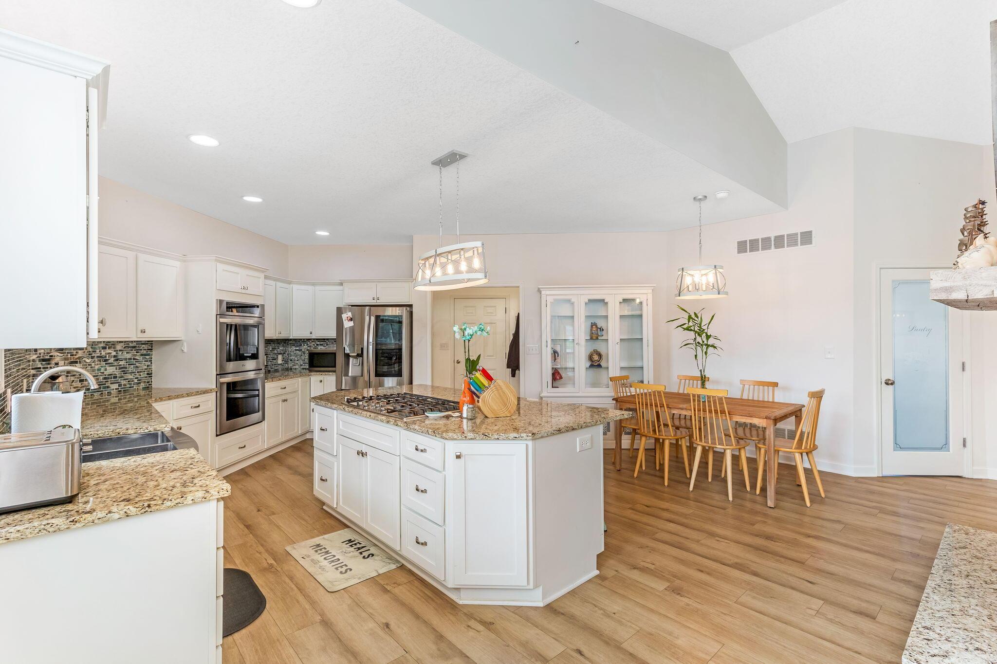 1885 Greenbriar Way Property Photo 10