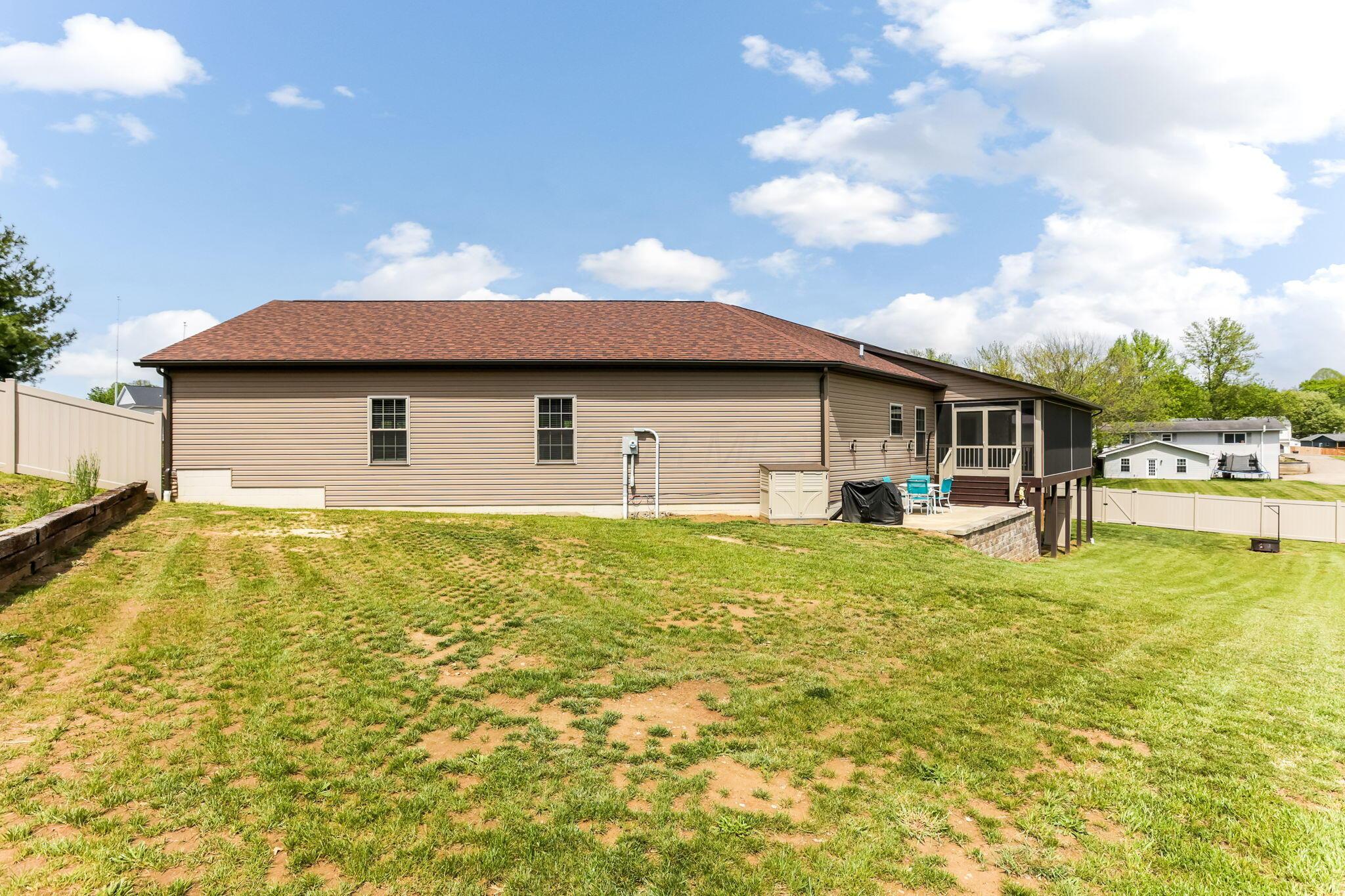 1885 Greenbriar Way Property Photo 27