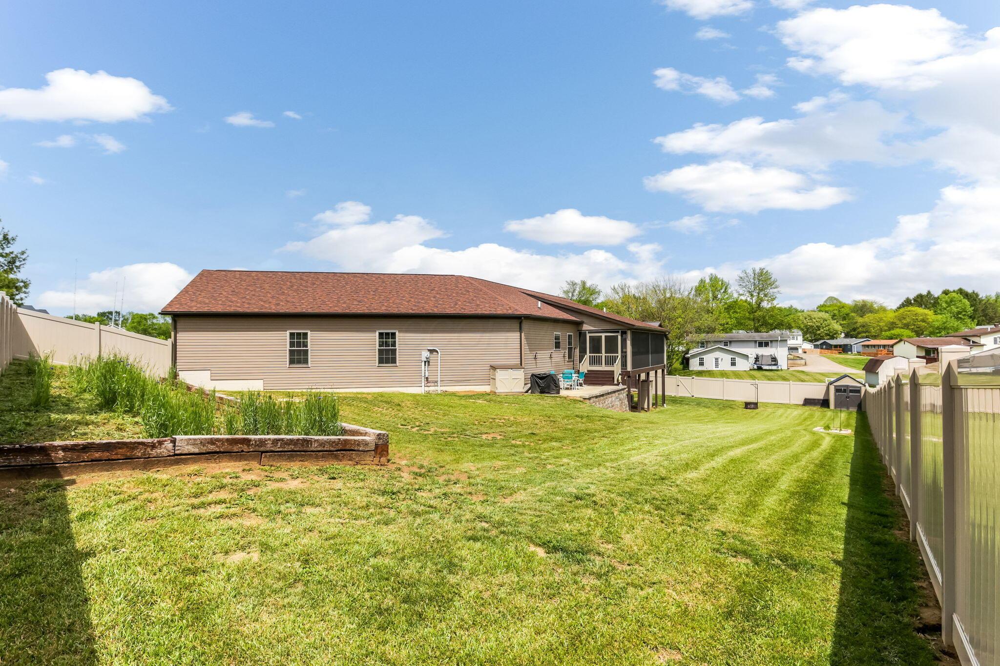 1885 Greenbriar Way Property Photo 28