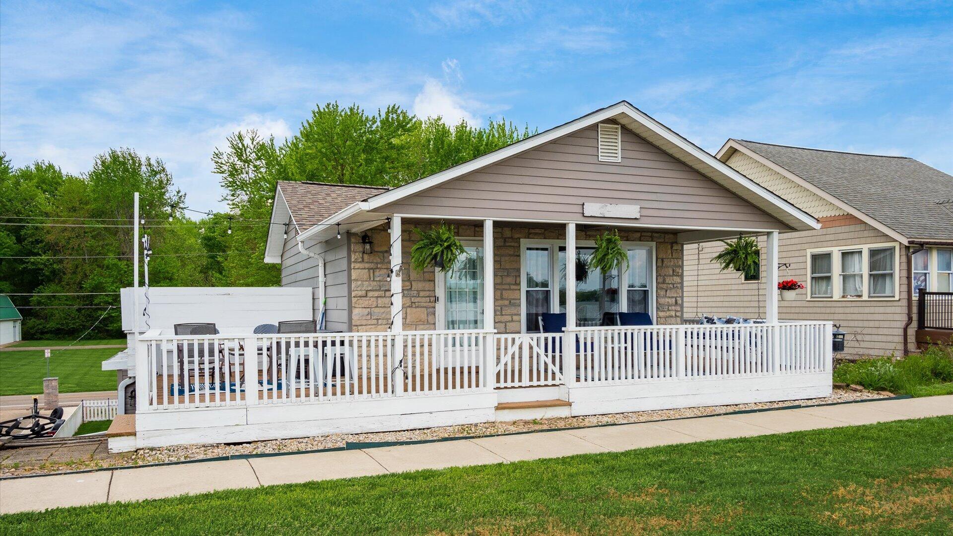 4207 Northbank Road Ne Property Photo 1