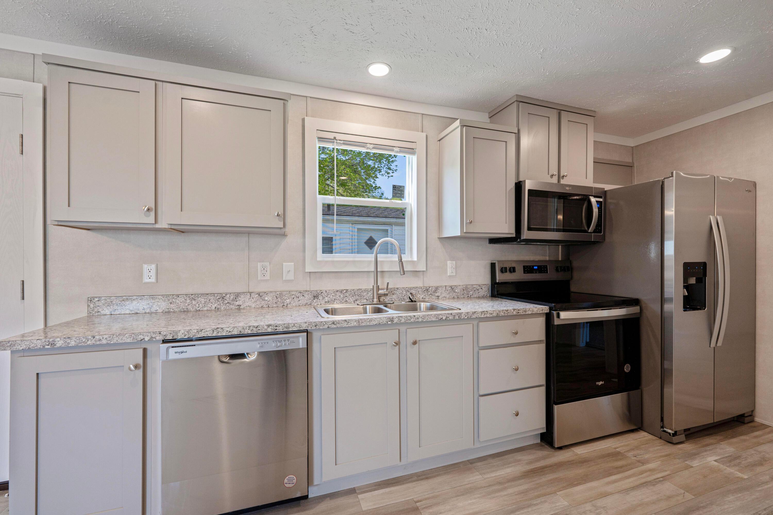2288 W High Street Ne, Lot 17 Property Photo 2