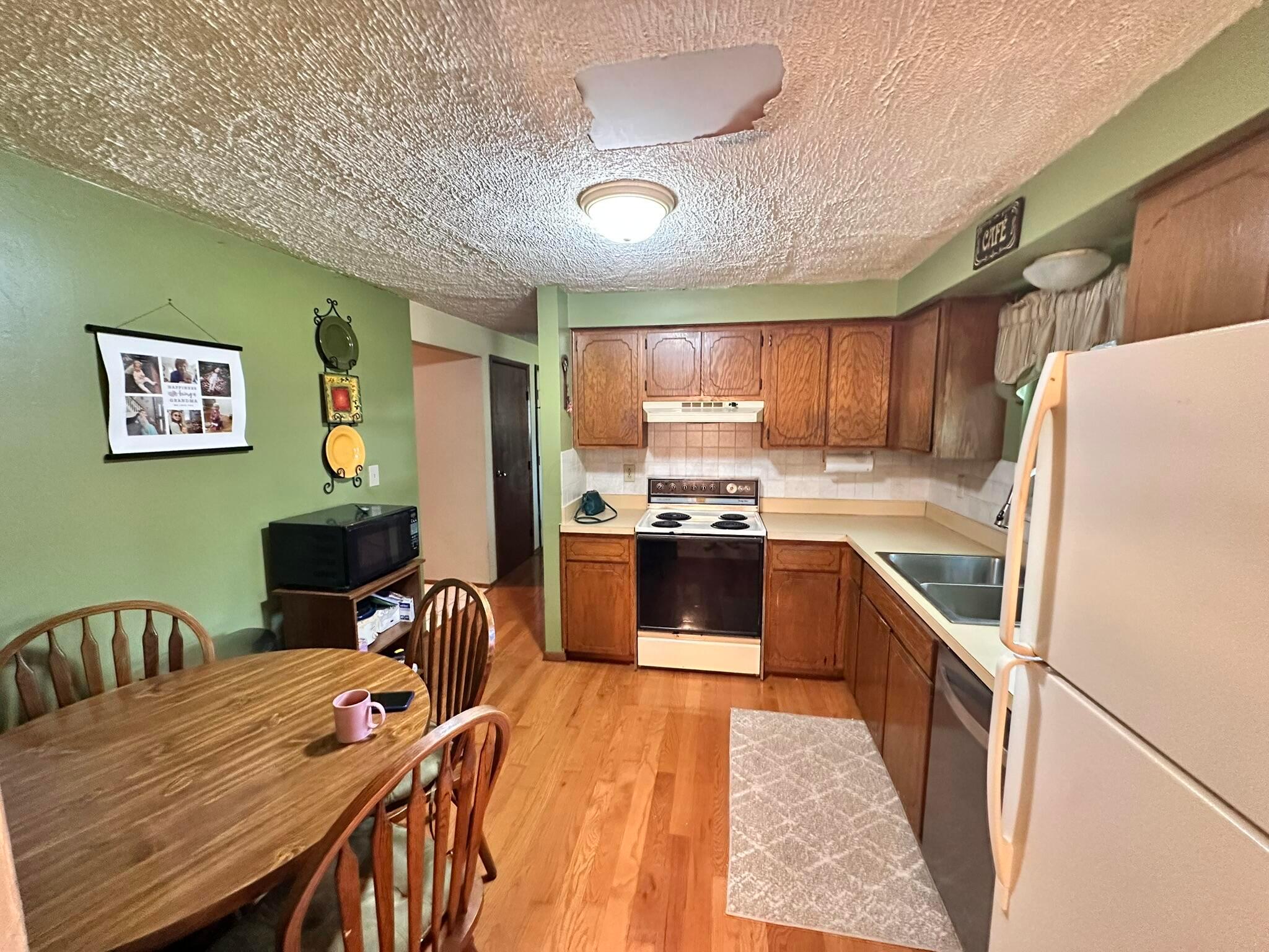 8511 Nimitz Drive Property Photo 14