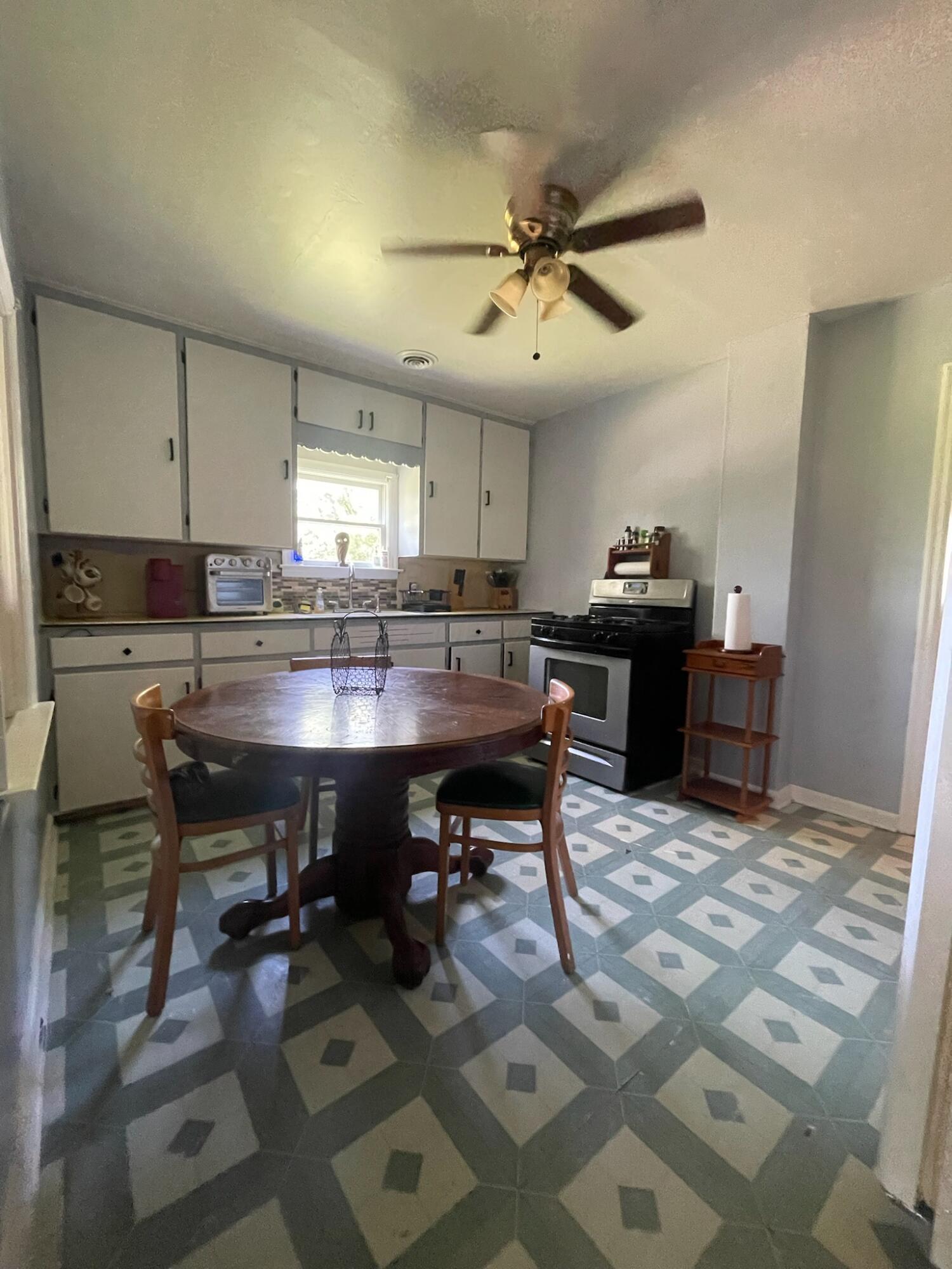 1985 Sedan Avenue Property Photo 7