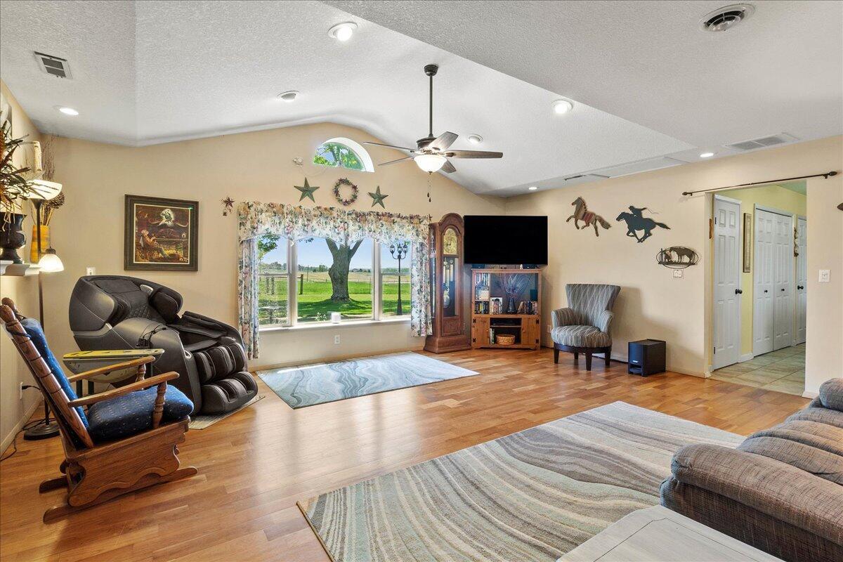 9184 State Route 47 W Property Photo 27