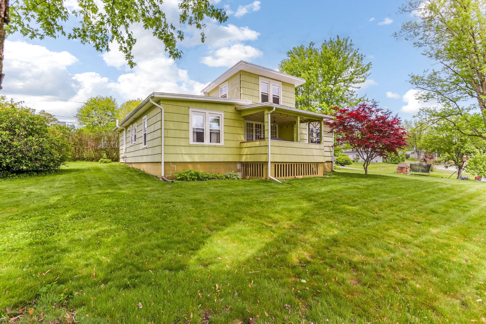 200 Park Avenue Property Photo 1