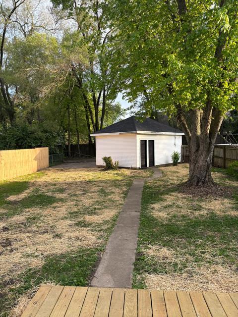 125 College Street Property Photo 17