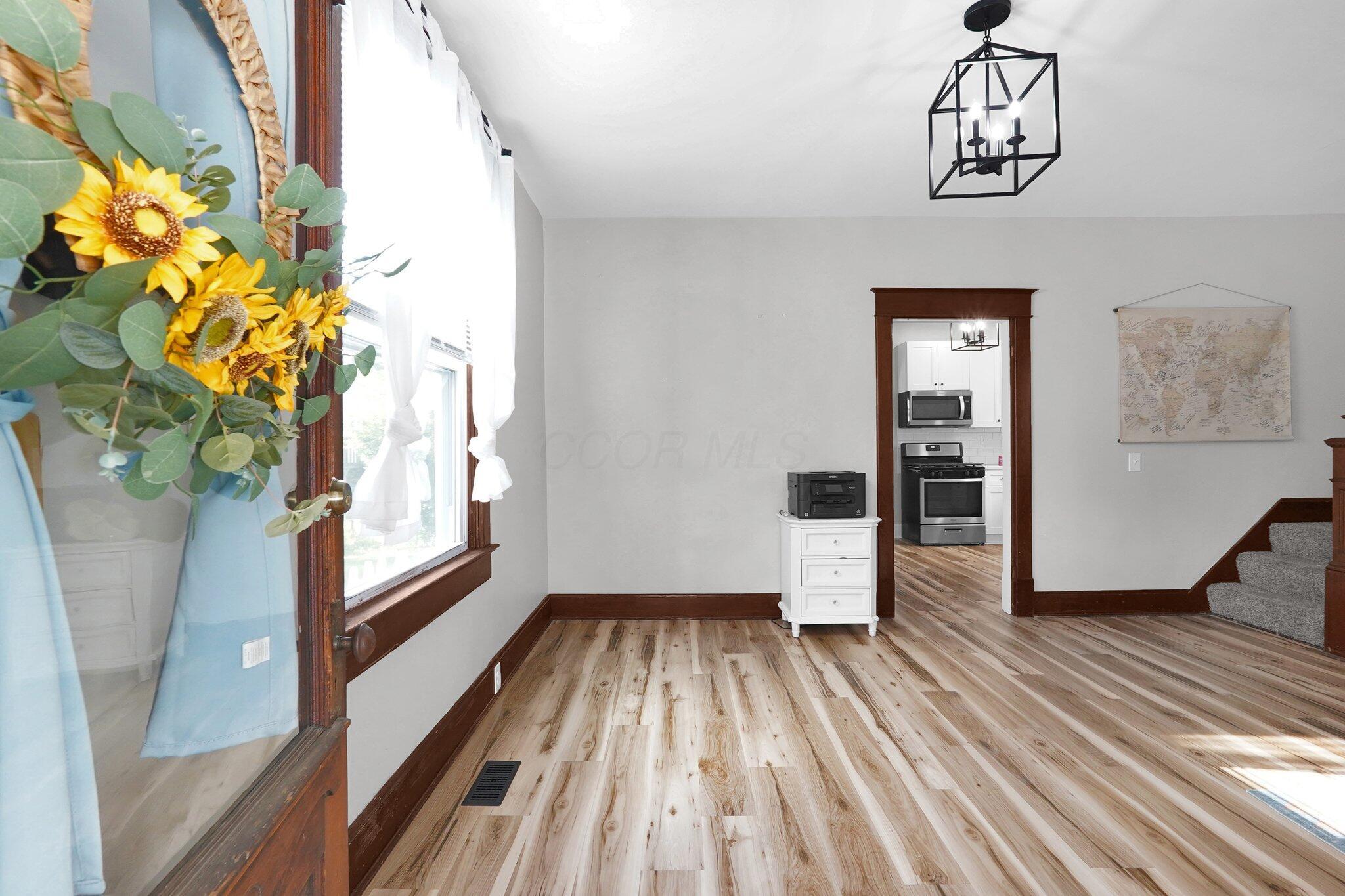628 E Mulberry Street Property Photo 4
