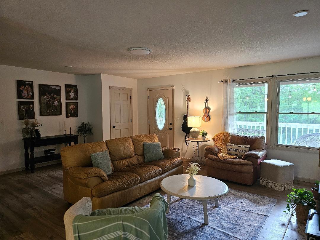 10095 Licking Valley Road Property Photo 3