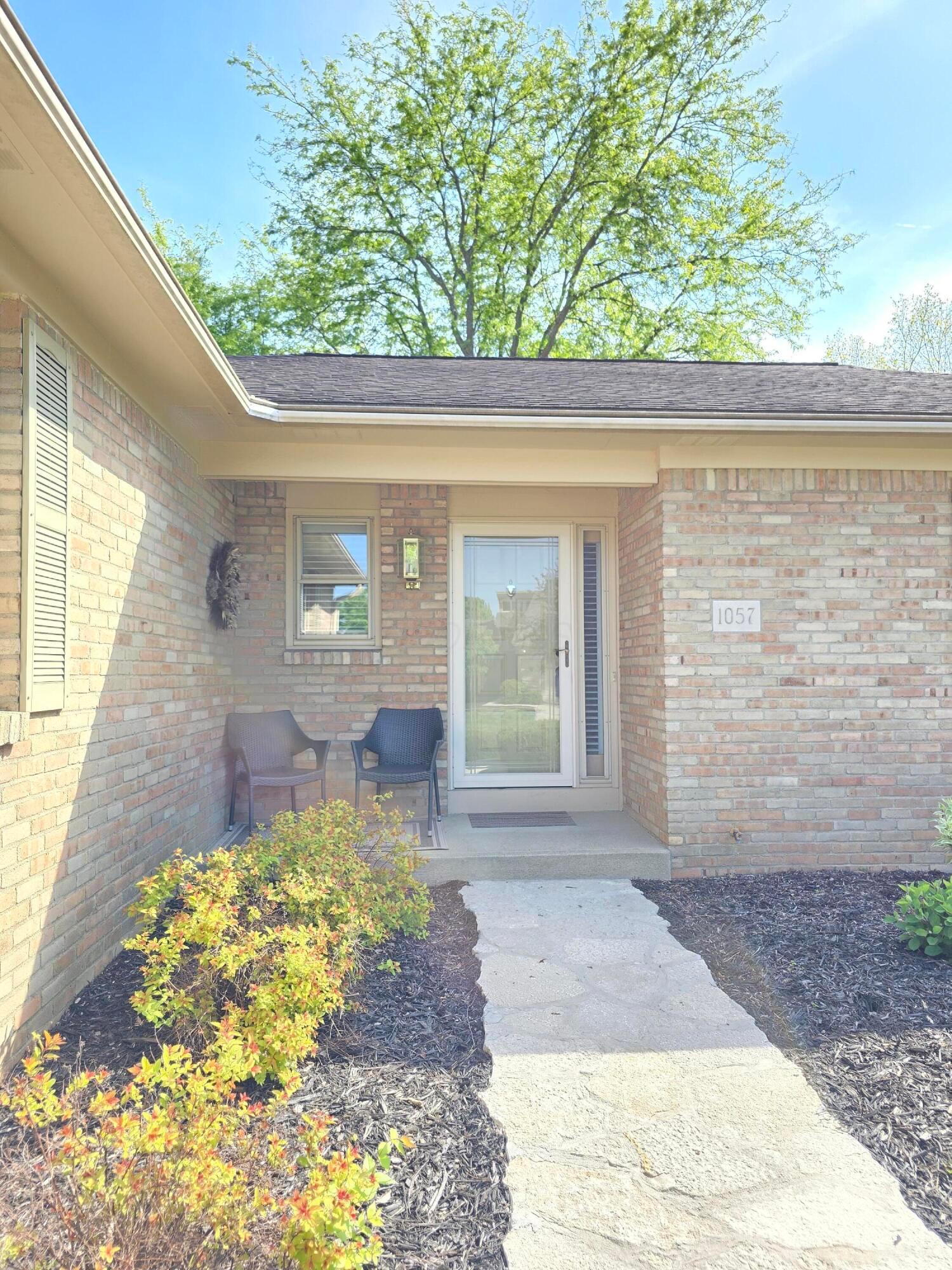 1057 Jobar Court Property Photo 7