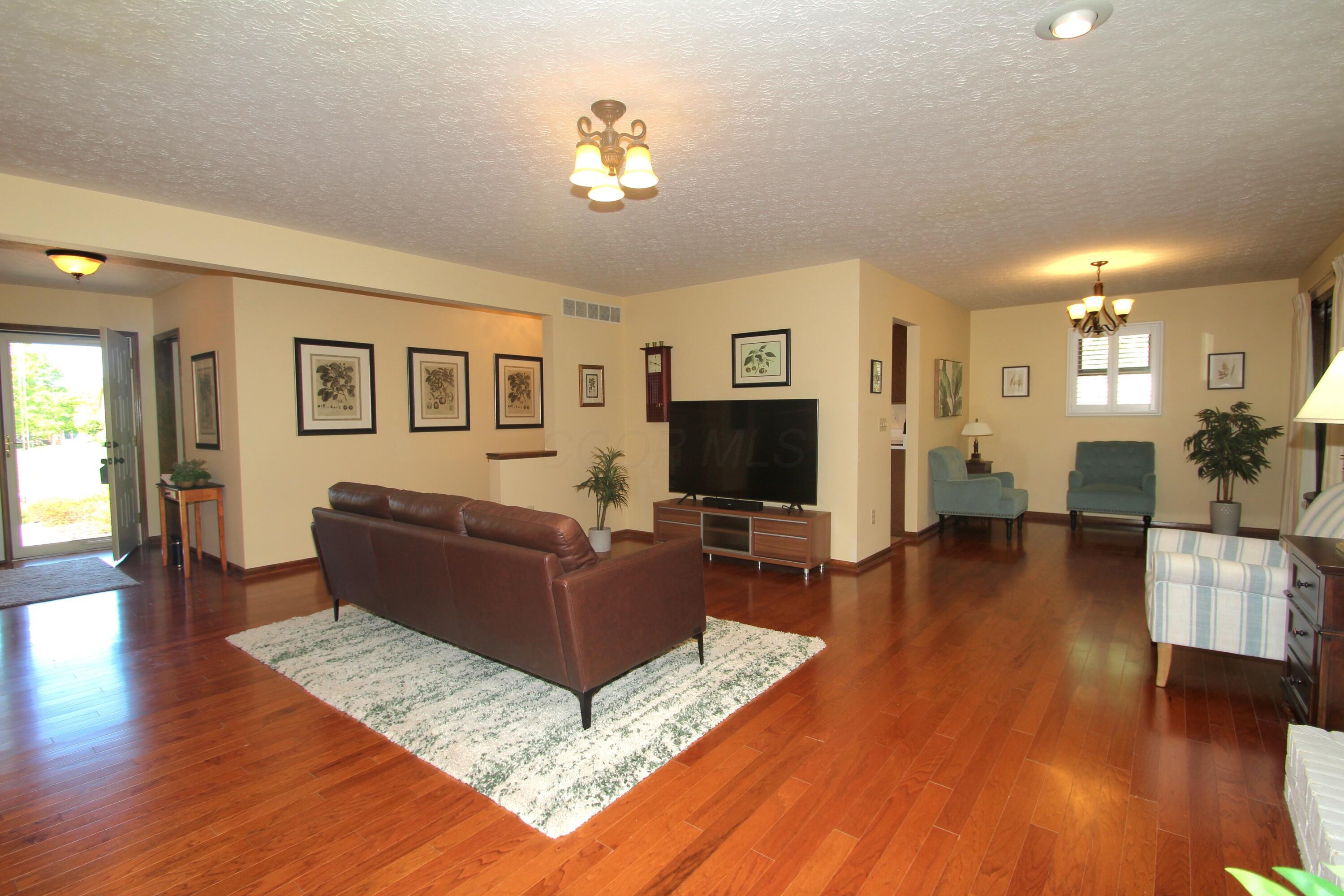 1057 Jobar Court Property Photo 10