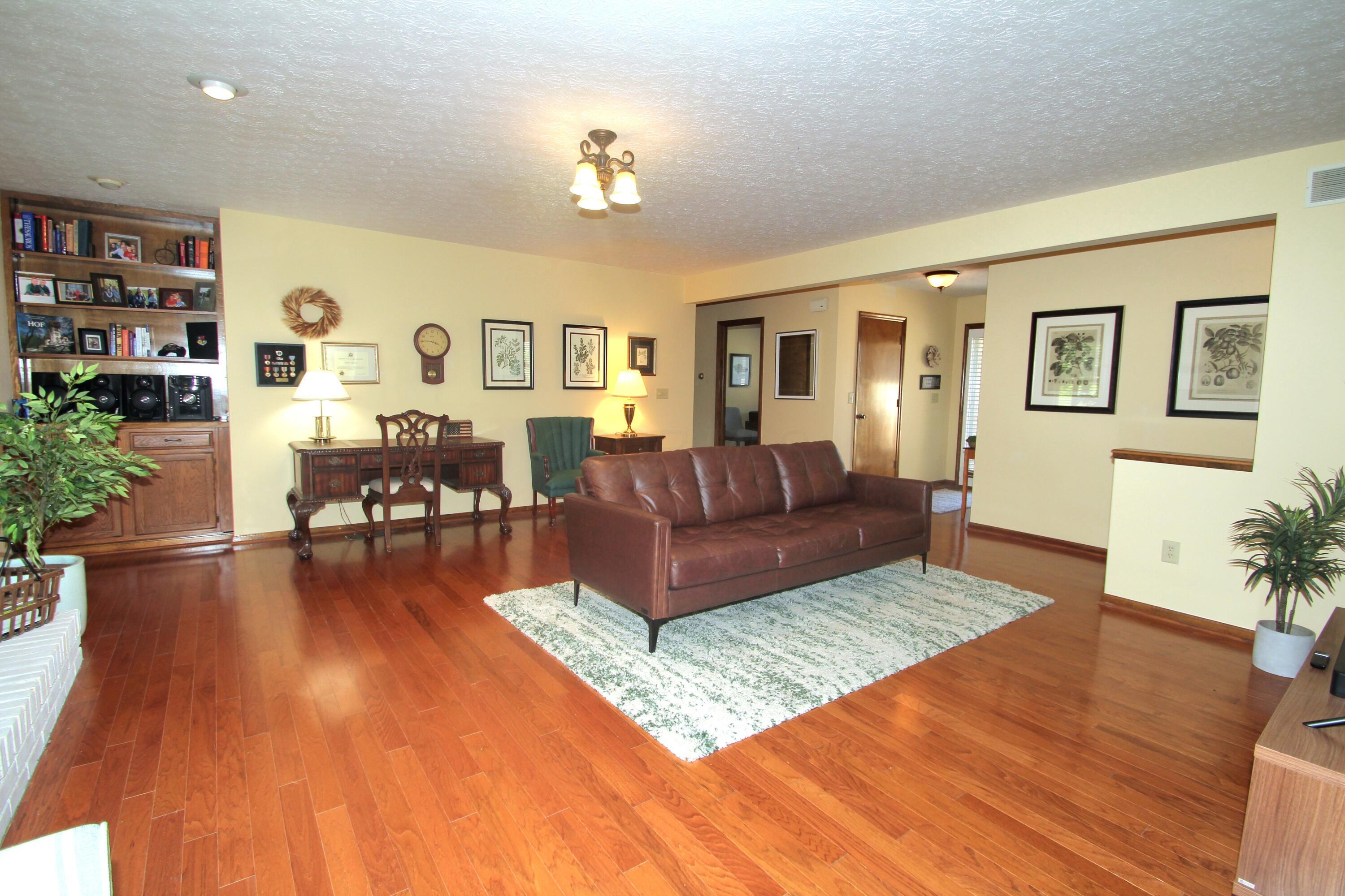 1057 Jobar Court Property Photo 13