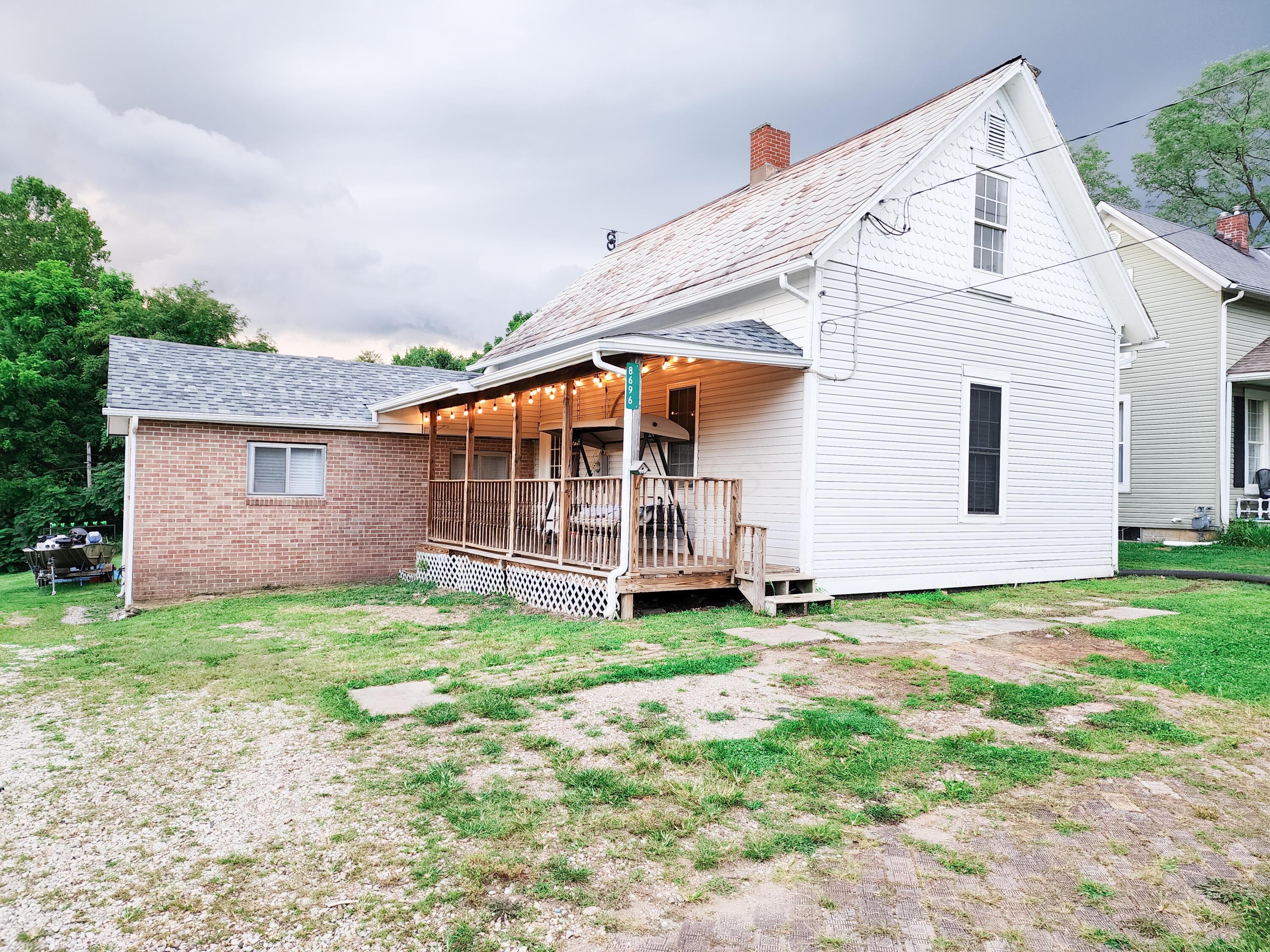 8696 Main Street Property Photo